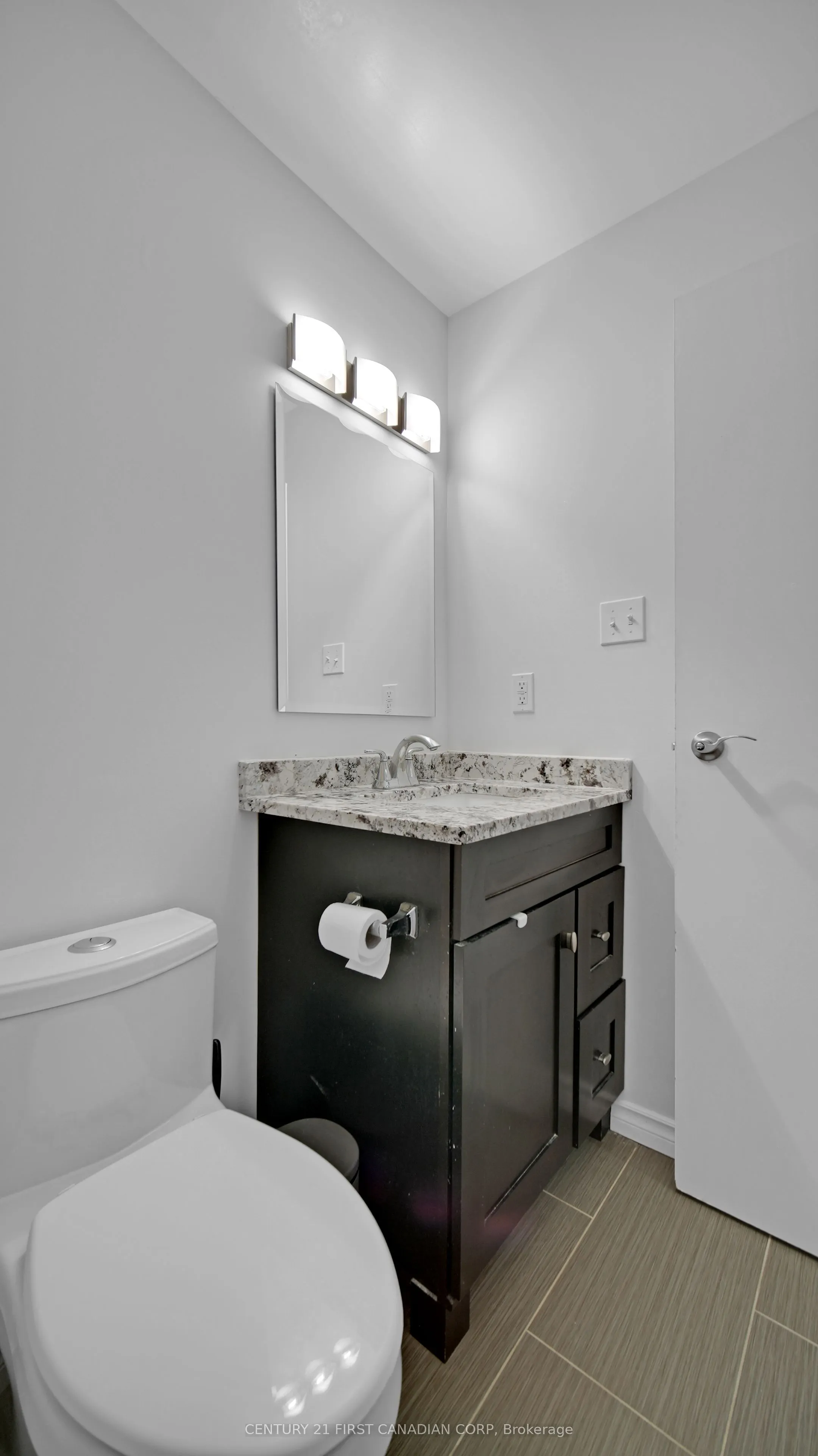 1600 Adelaide Street, #811