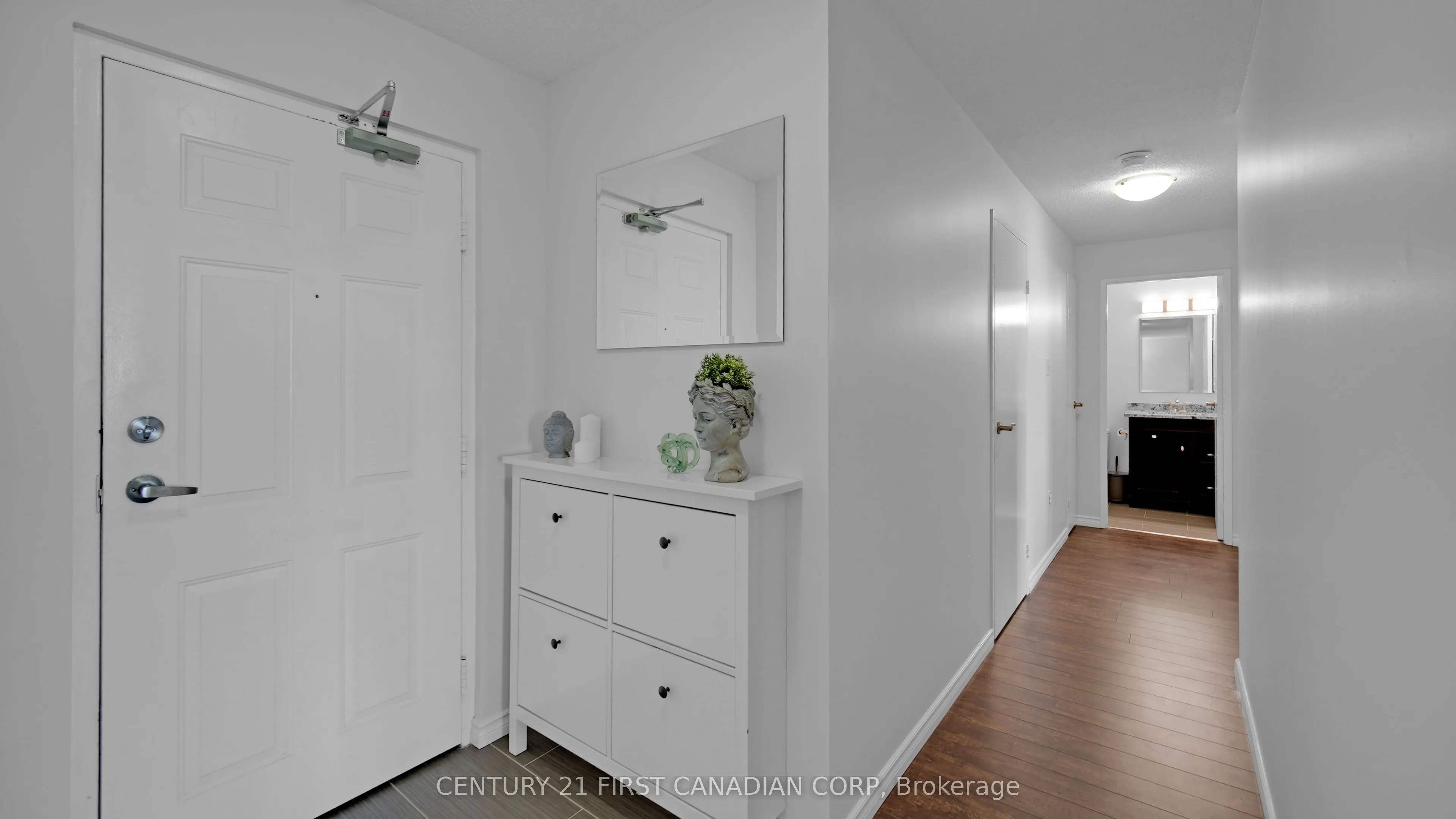 1600 Adelaide Street, #811
