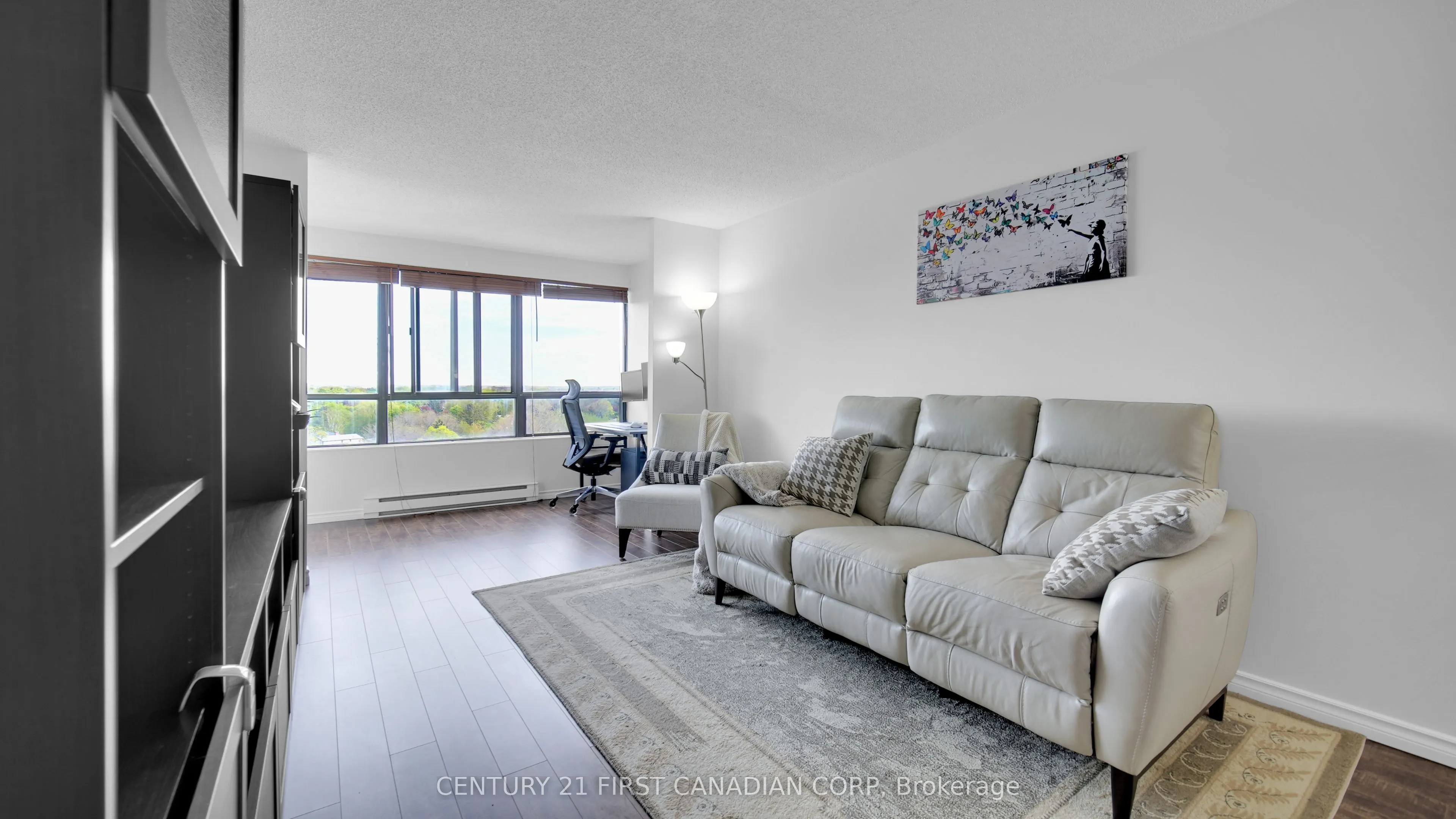 1600 Adelaide Street, #811