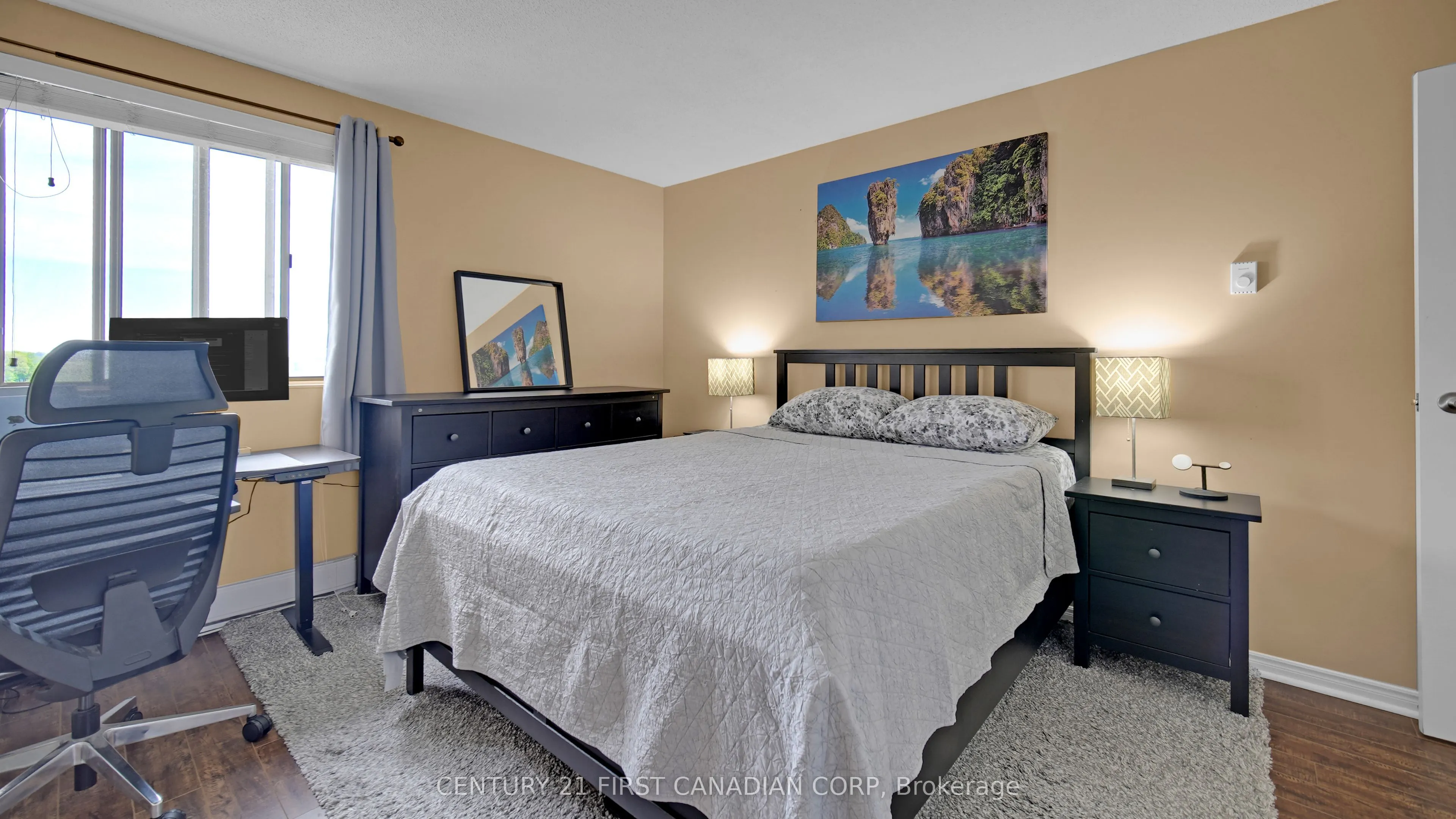1600 Adelaide Street, #811