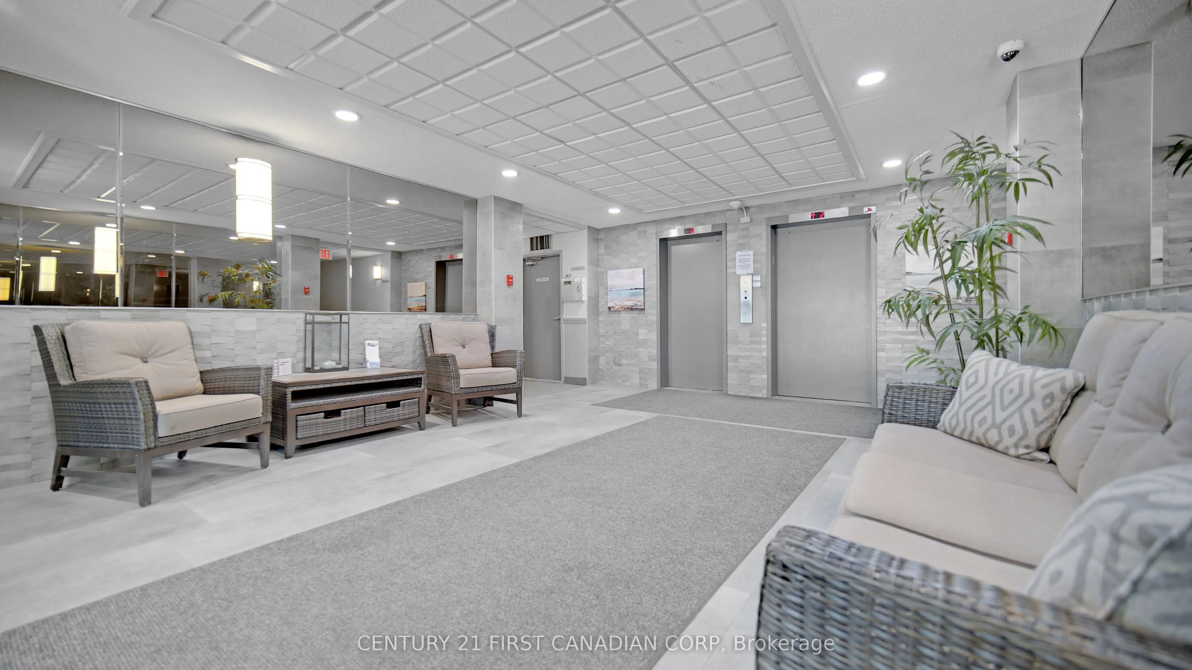 1600 Adelaide Street, #811