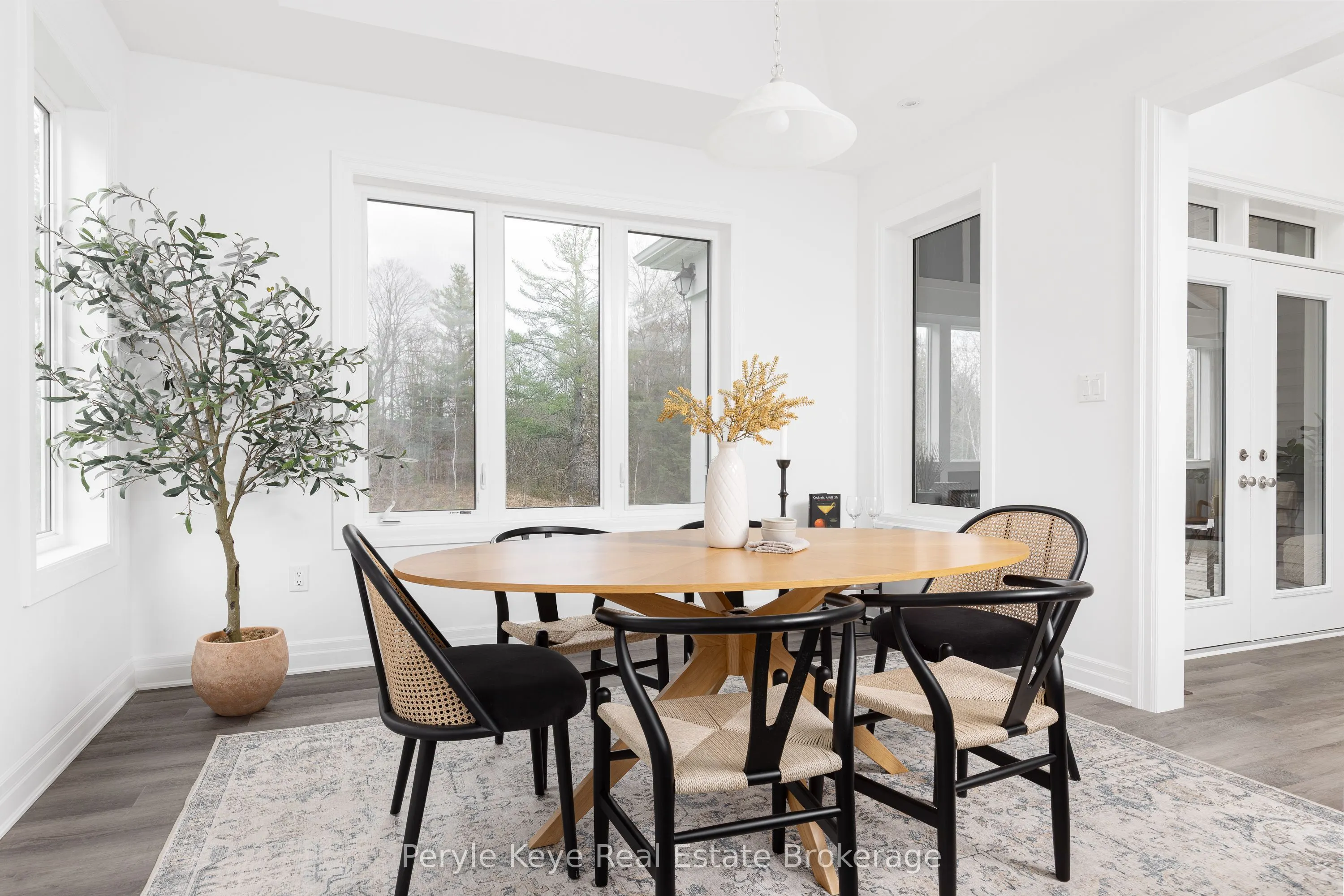 30 Dyer Crescent
