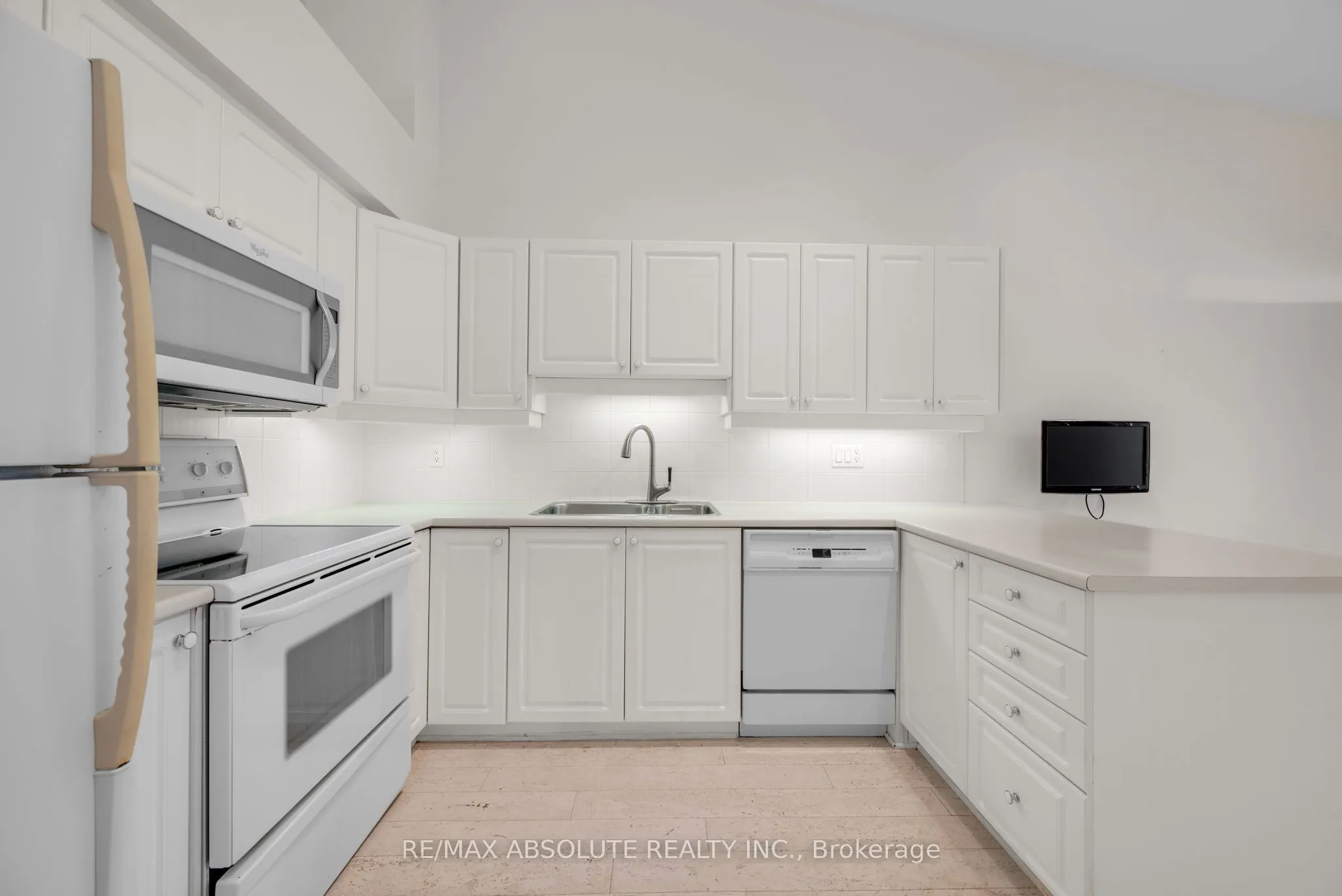87 WATERTHRUSH Crescent
