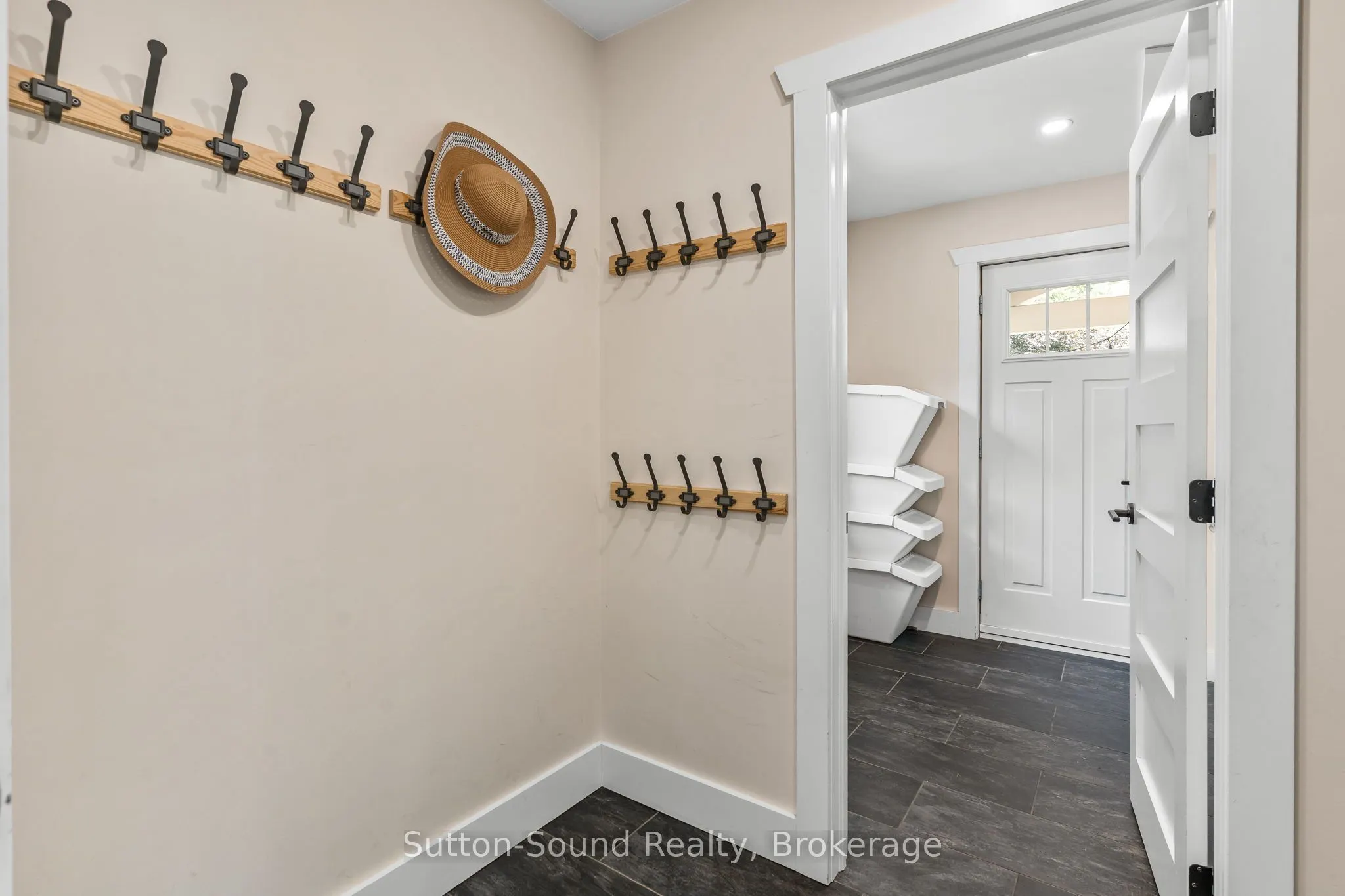 87 Meadowland Road