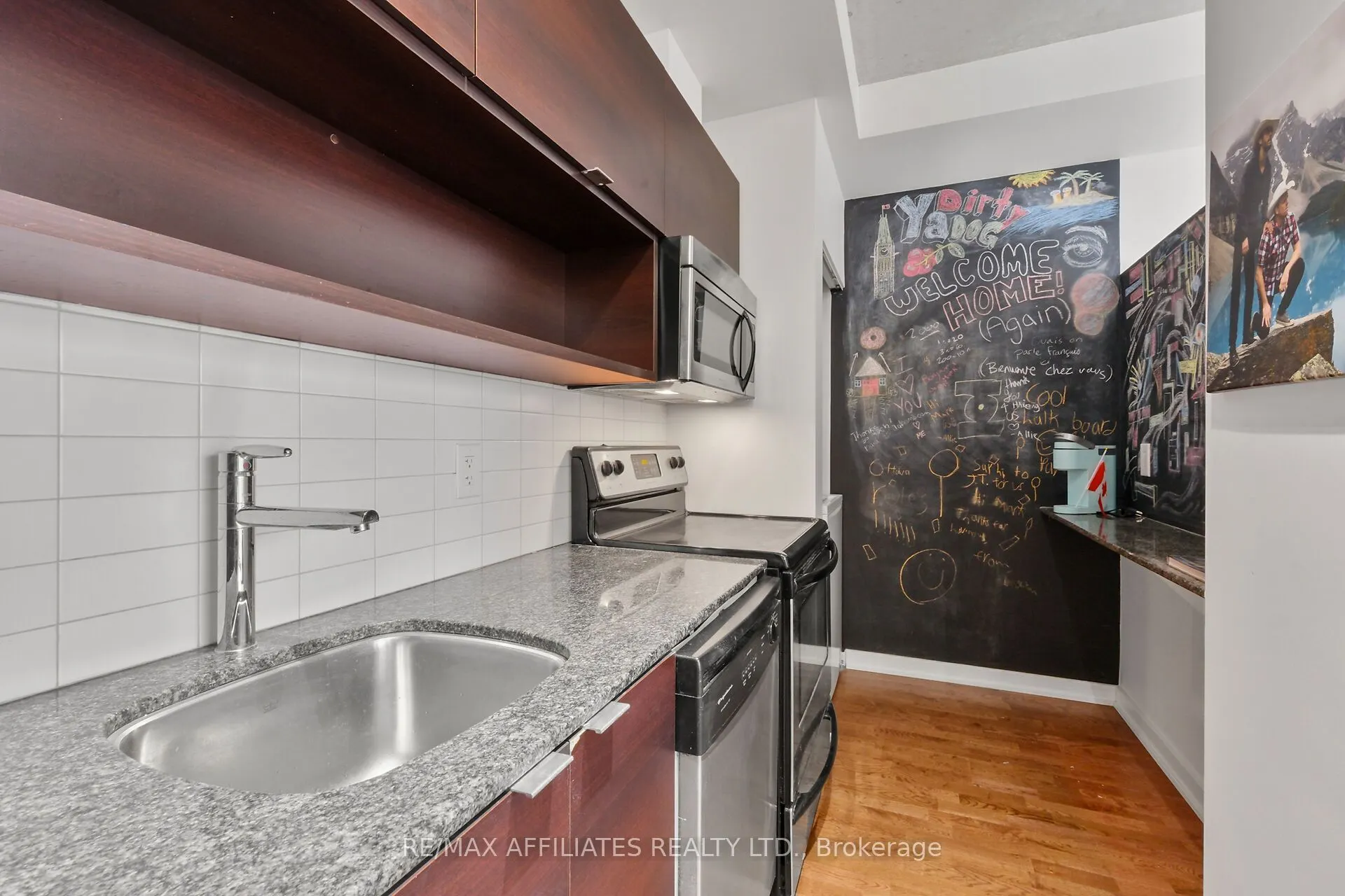 324 Laurier Avenue W, #1201
