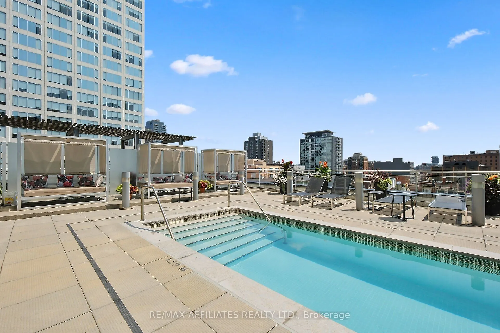 324 Laurier Avenue W, #1201