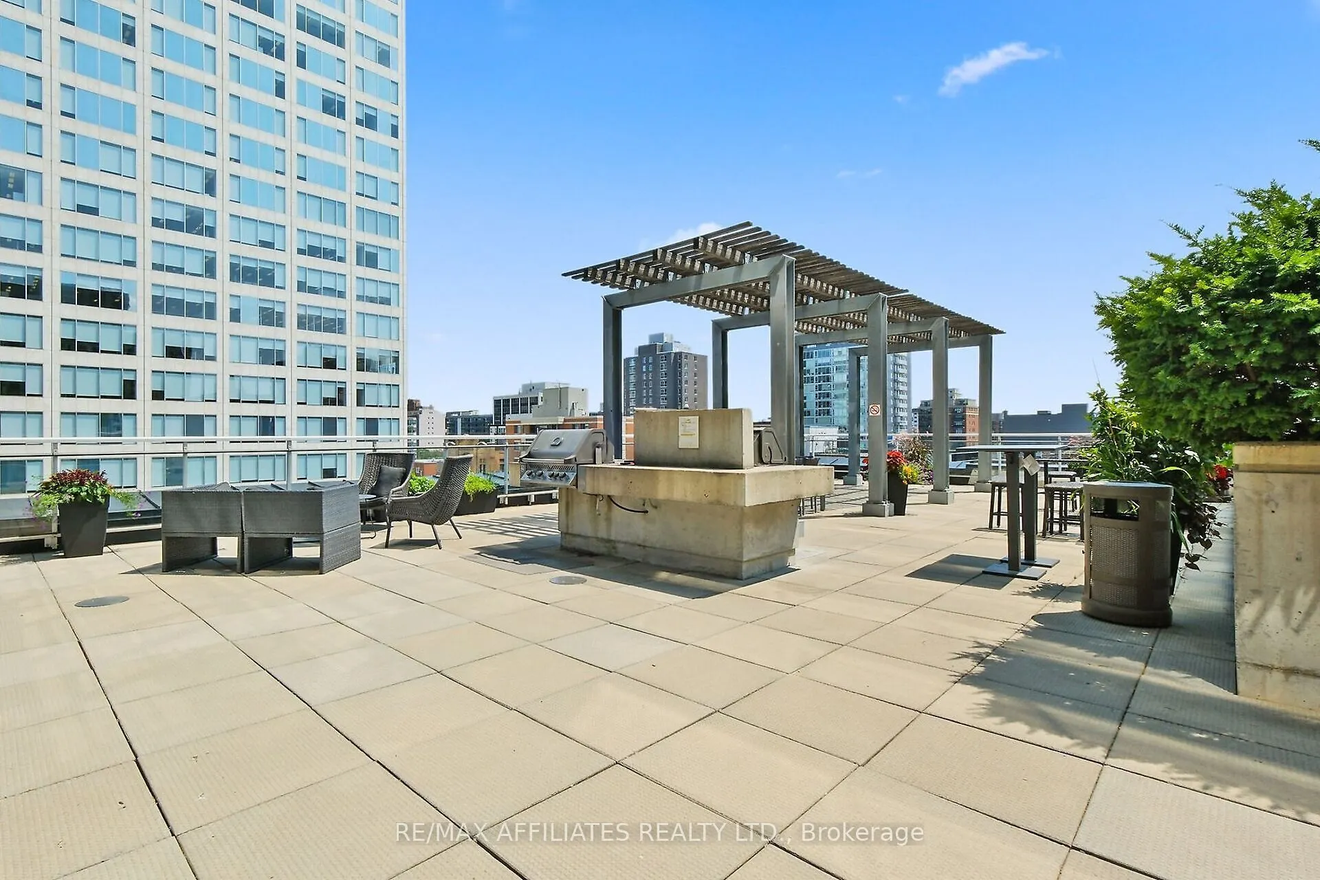324 Laurier Avenue W, #1201