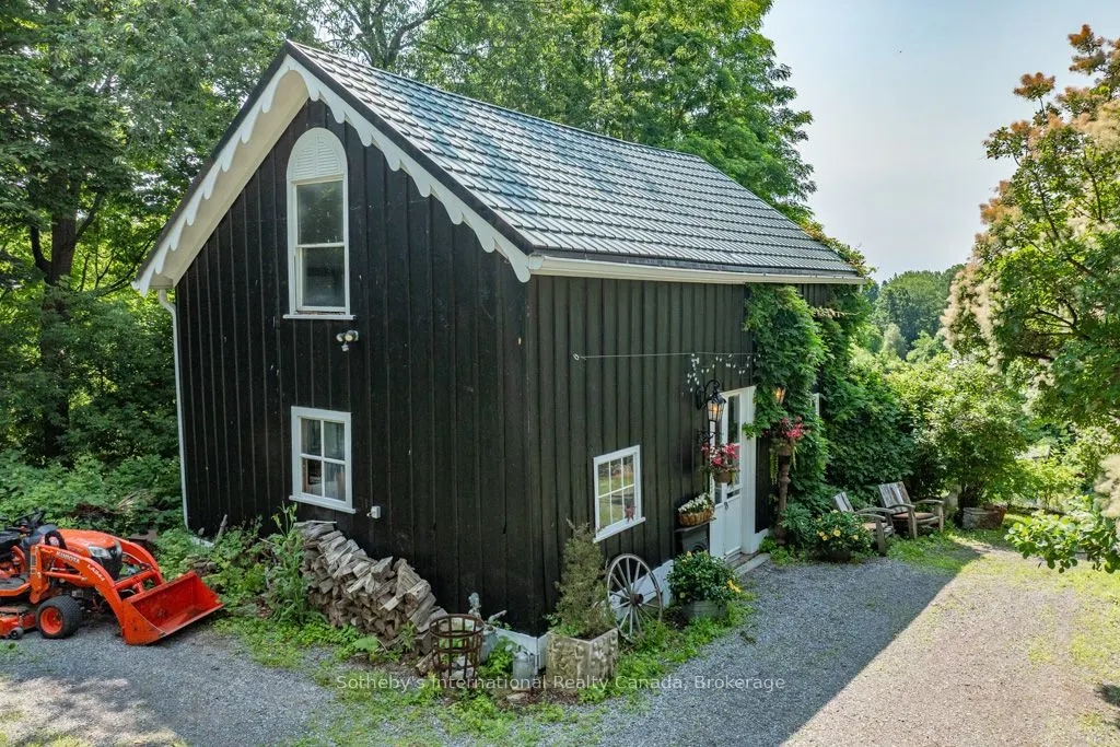 22 Hauser Place