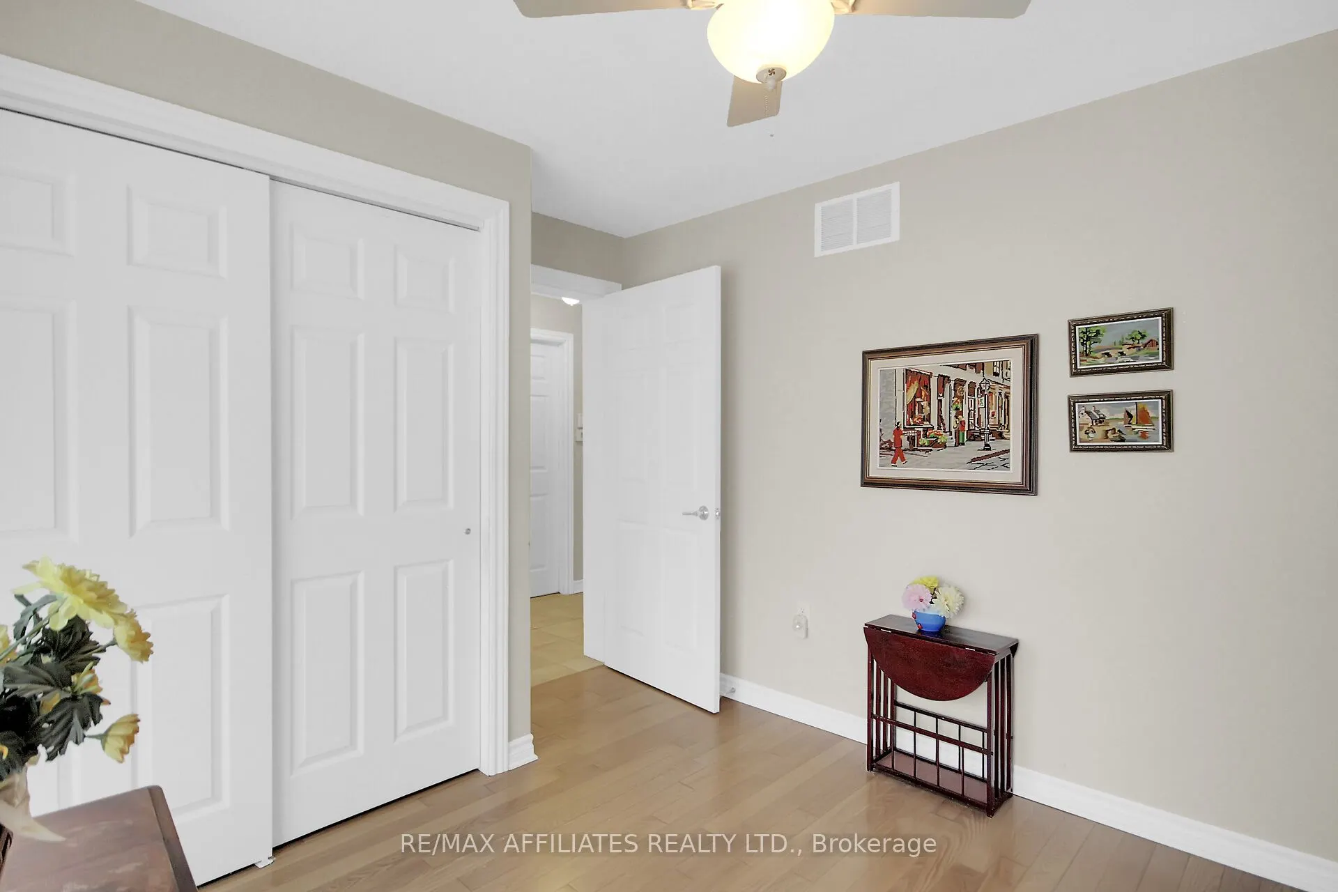 2032 Sun Vista Private