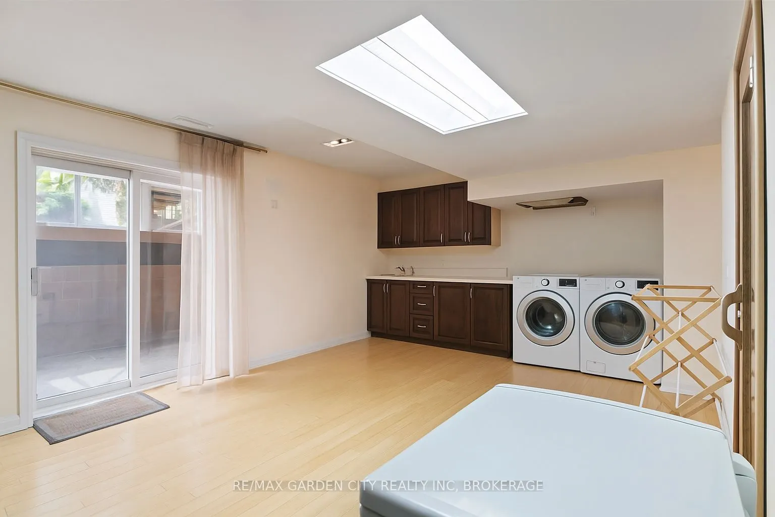 2 Stepney Street