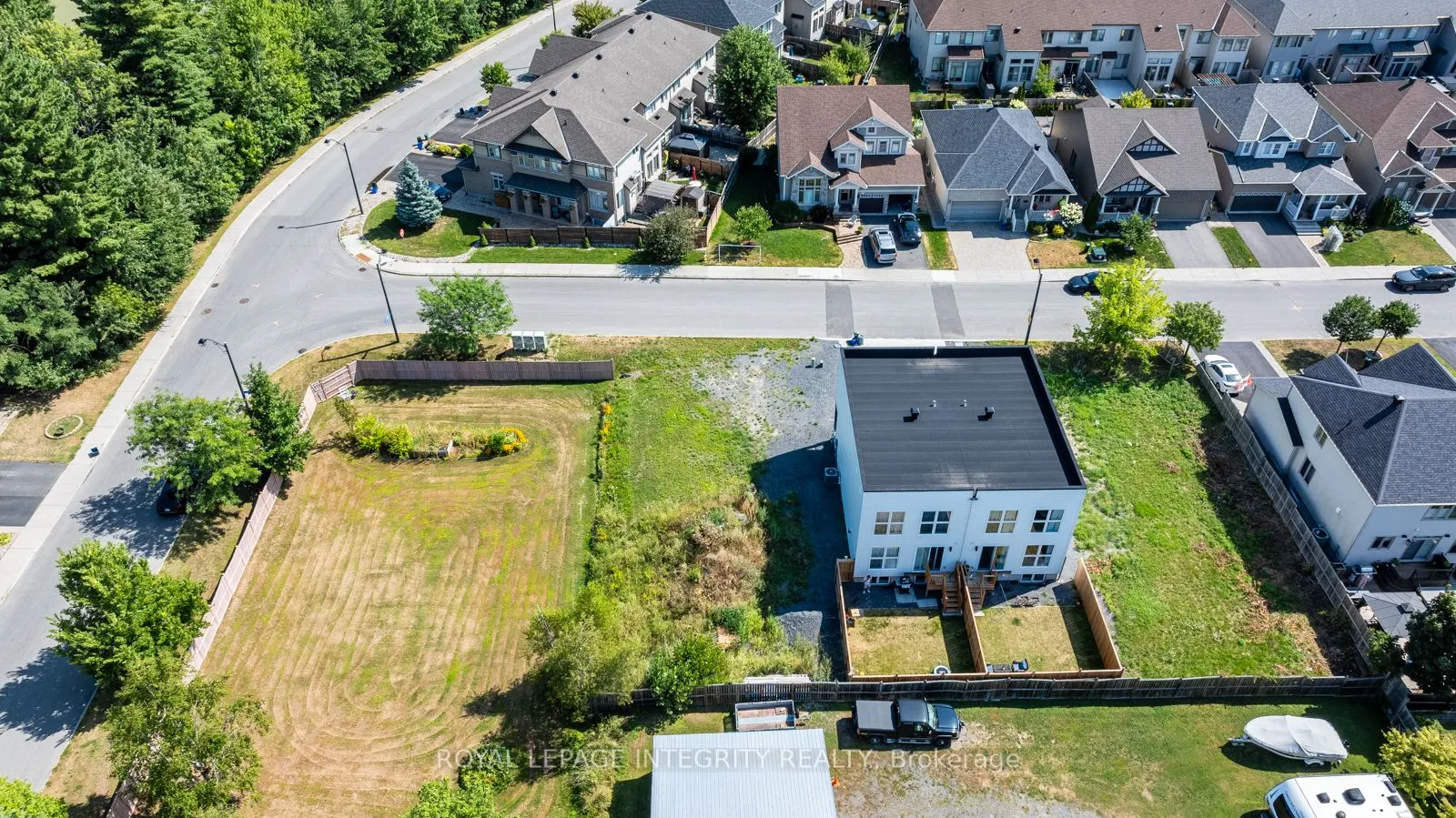877A CONTOUR Street