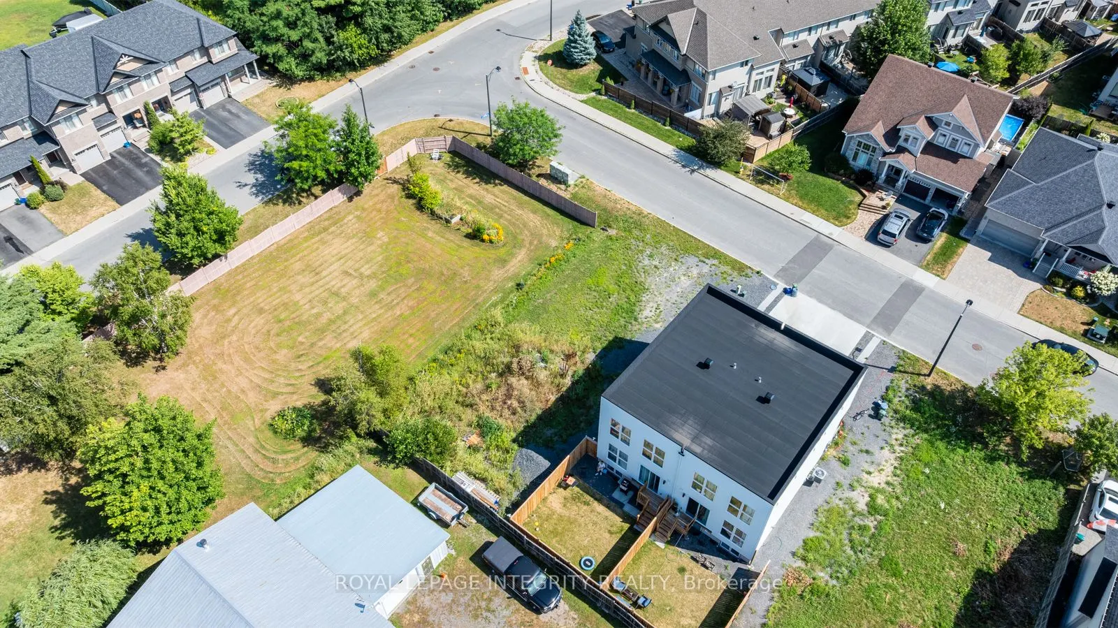 877A CONTOUR Street