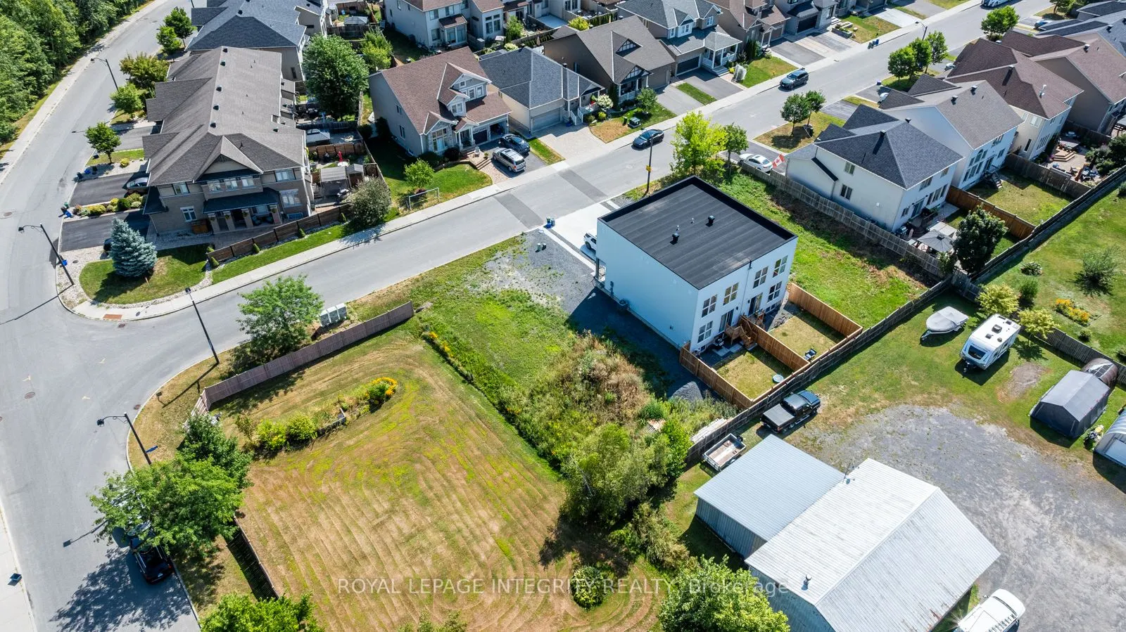 877A CONTOUR Street