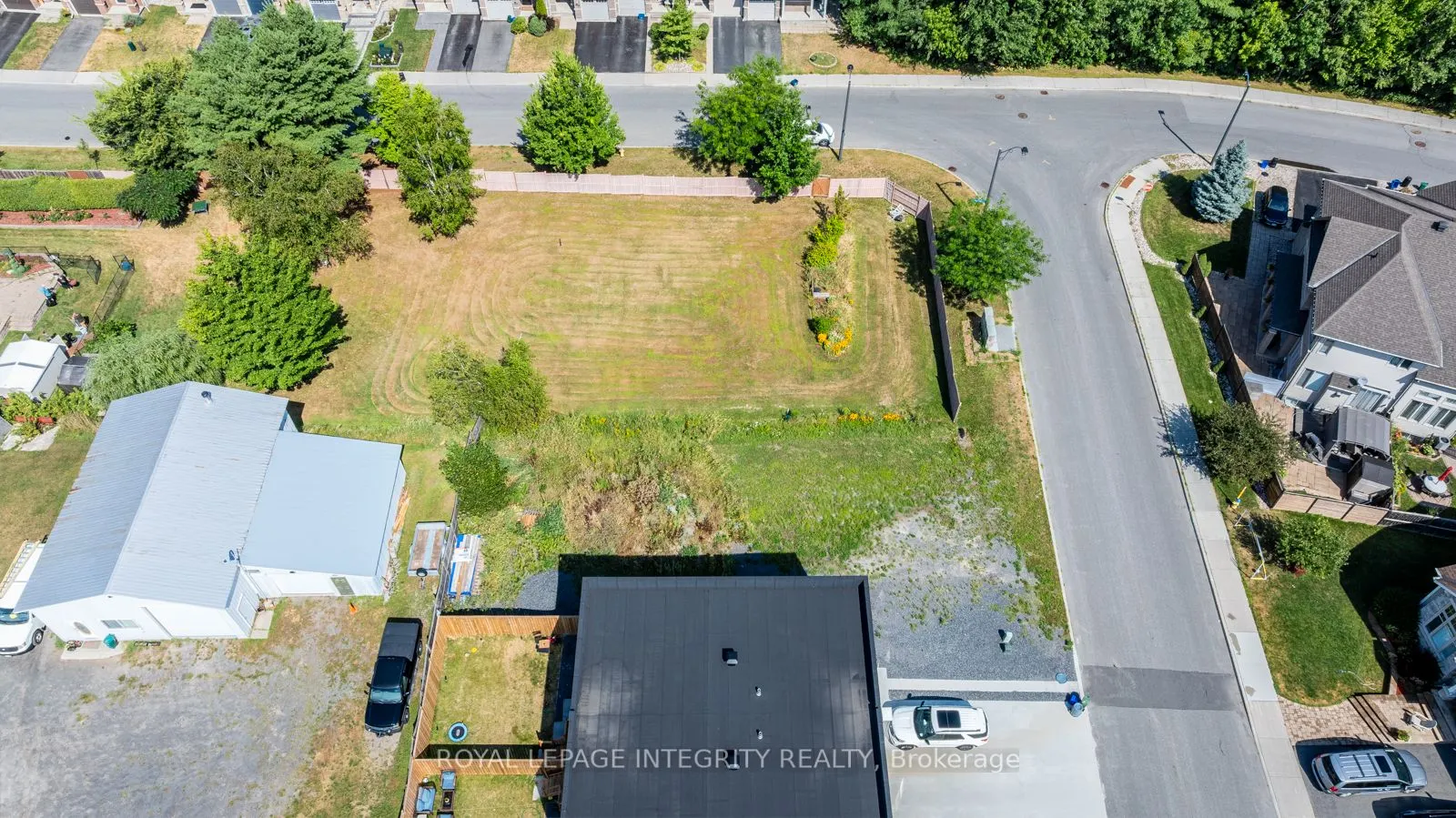 877A CONTOUR Street
