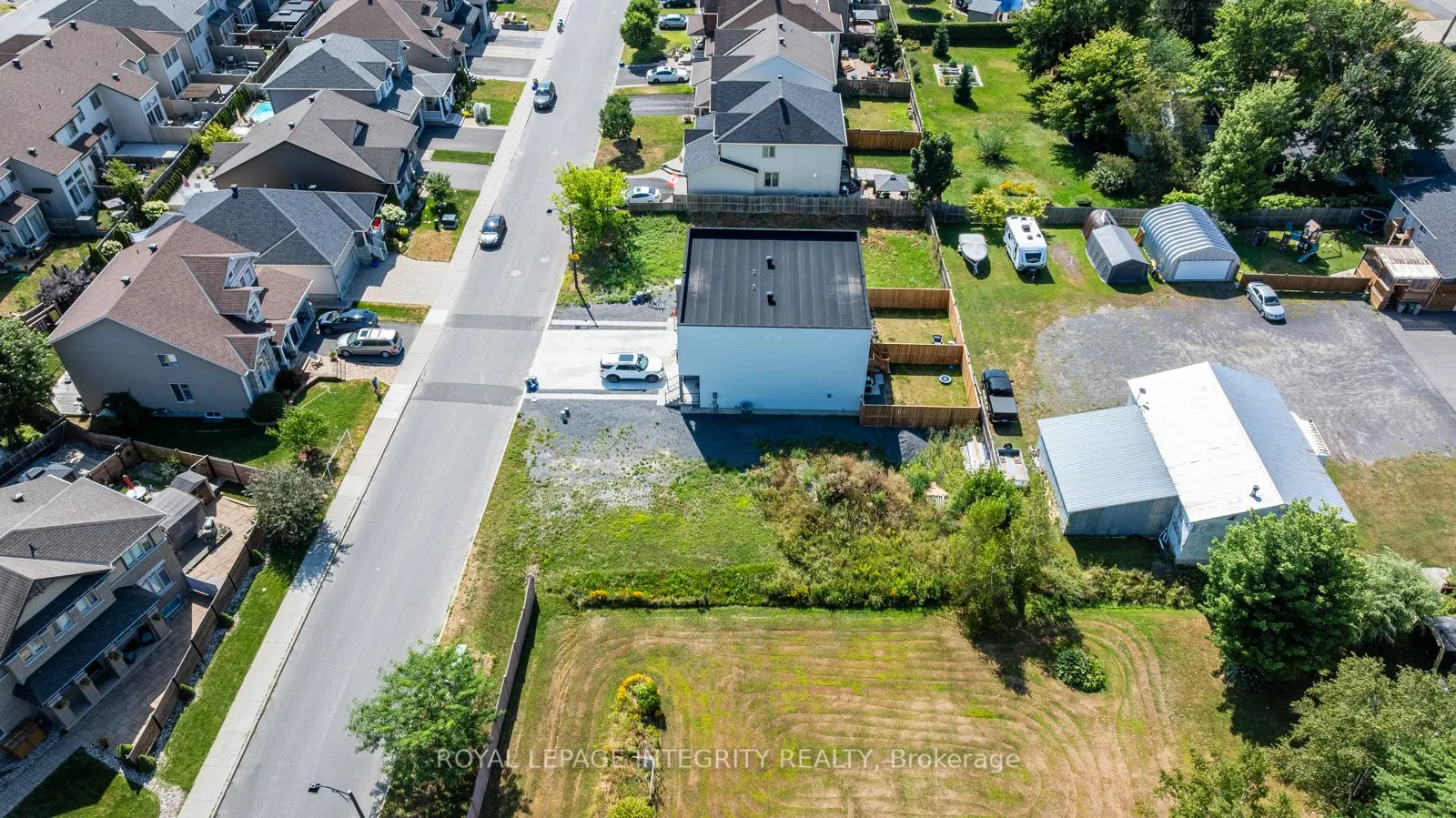 877A CONTOUR Street