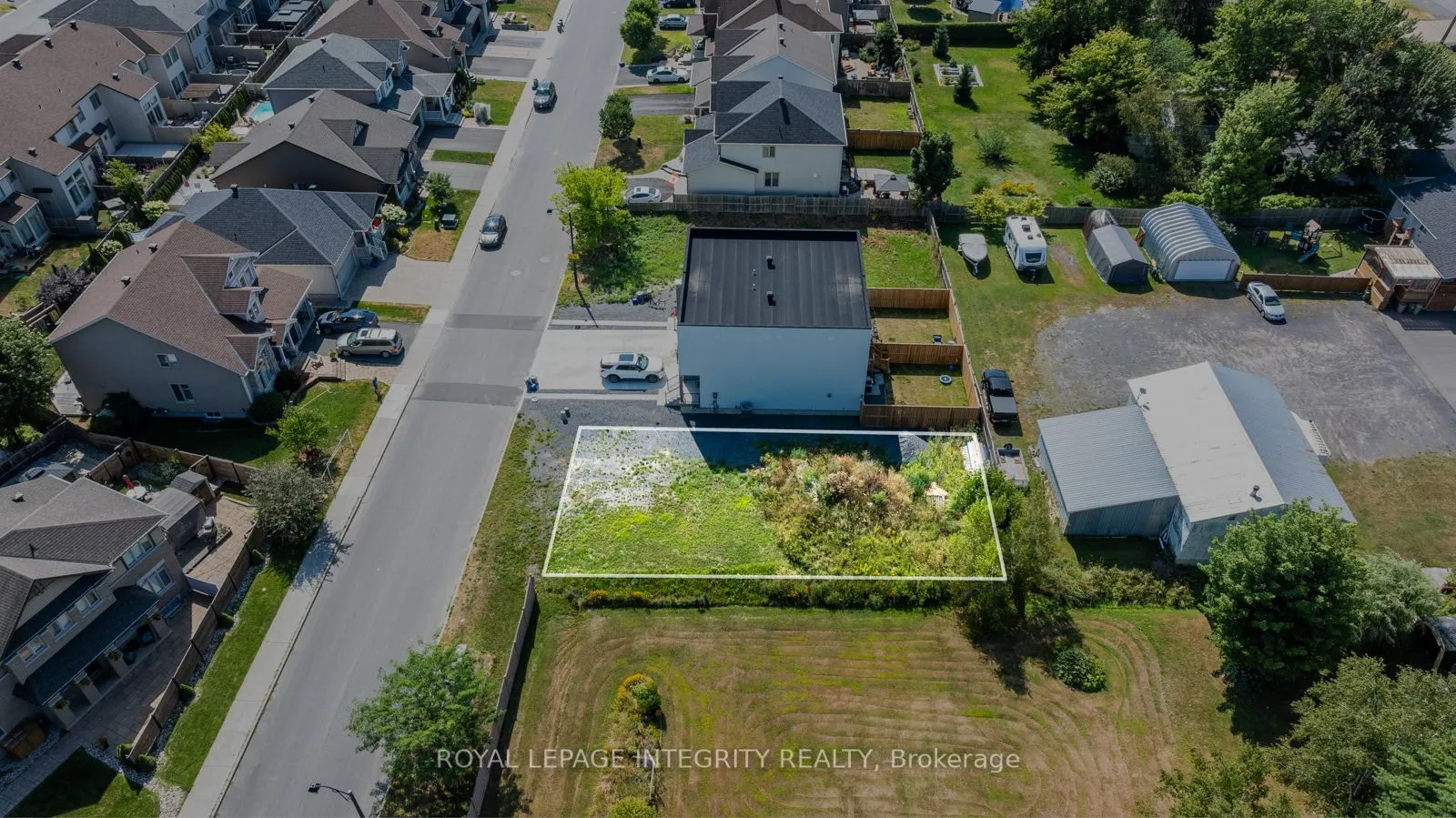 877A CONTOUR Street