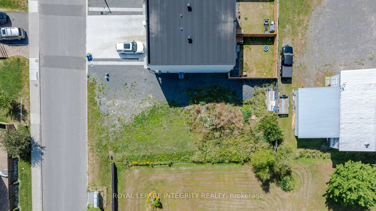 877A CONTOUR Street