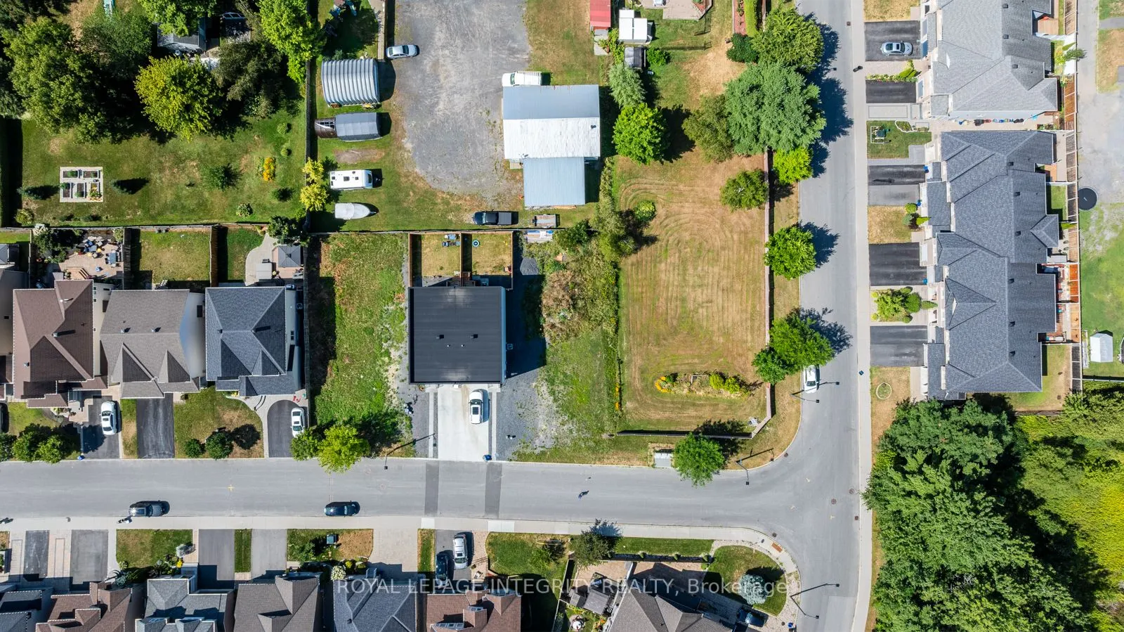 877A CONTOUR Street