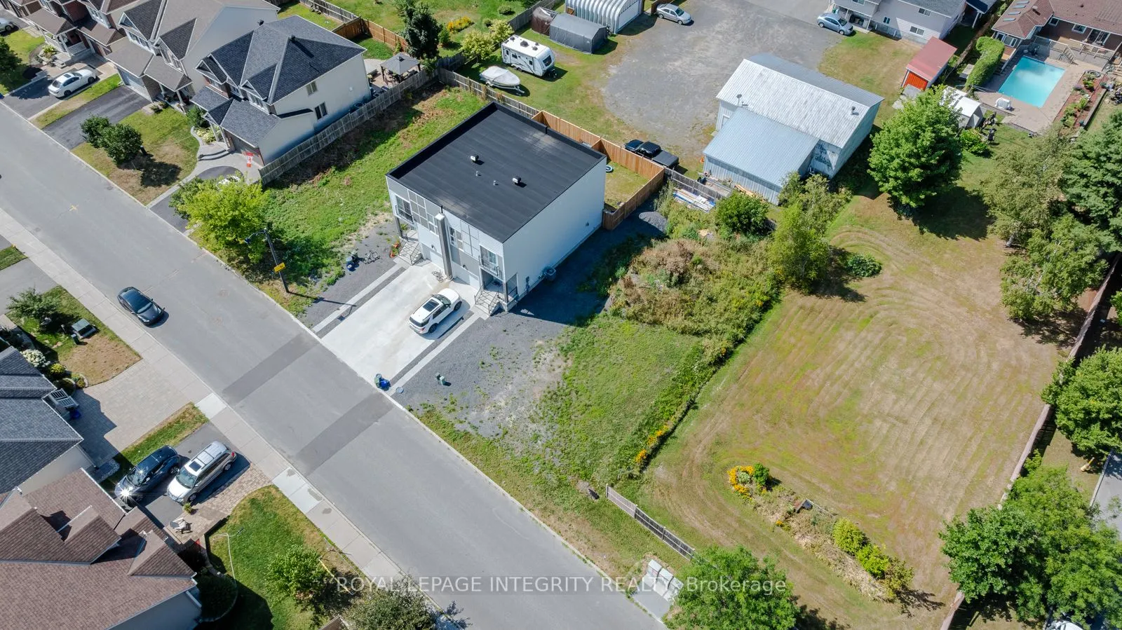 877A CONTOUR Street