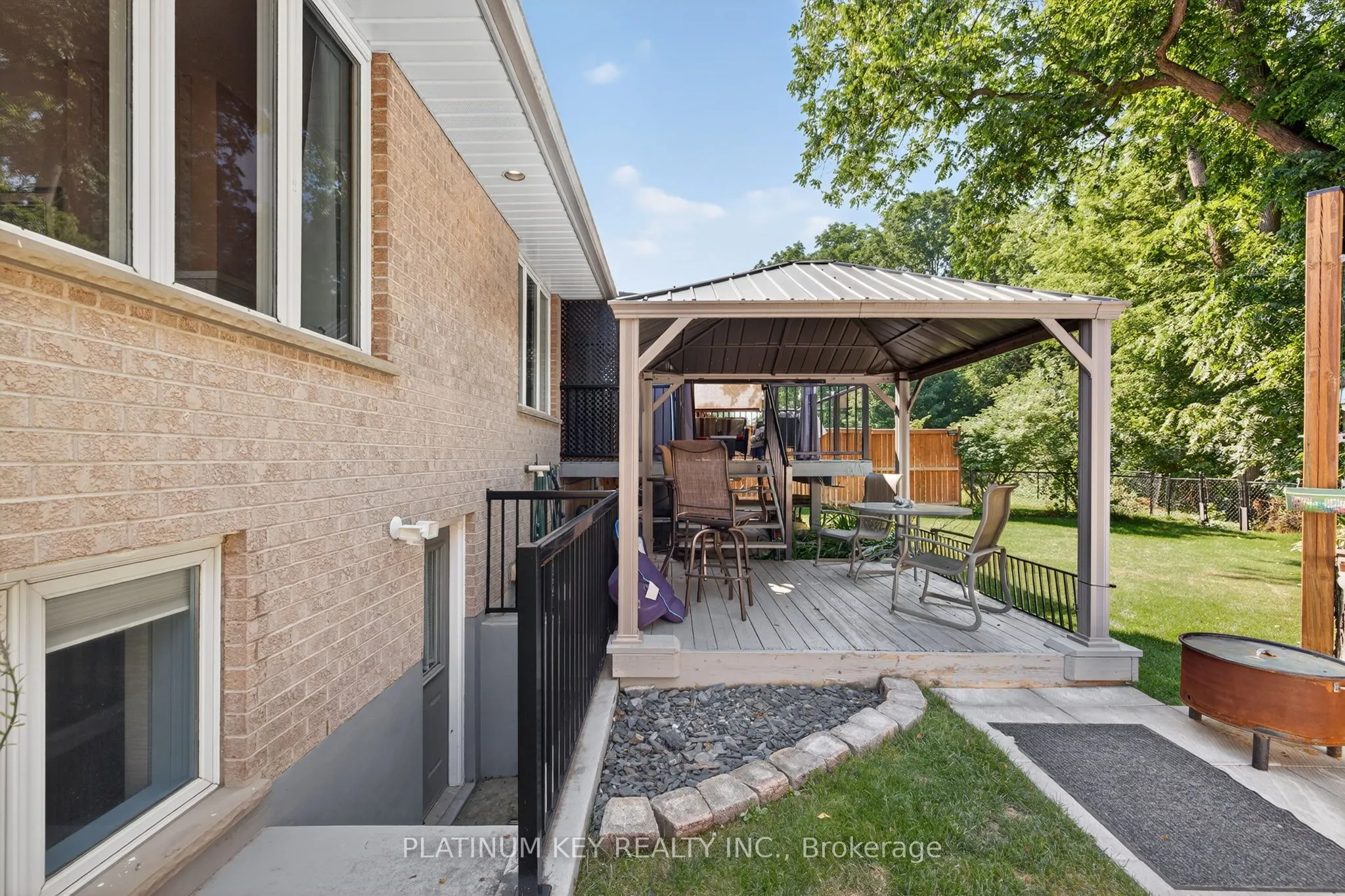 277 Saulsbury Street