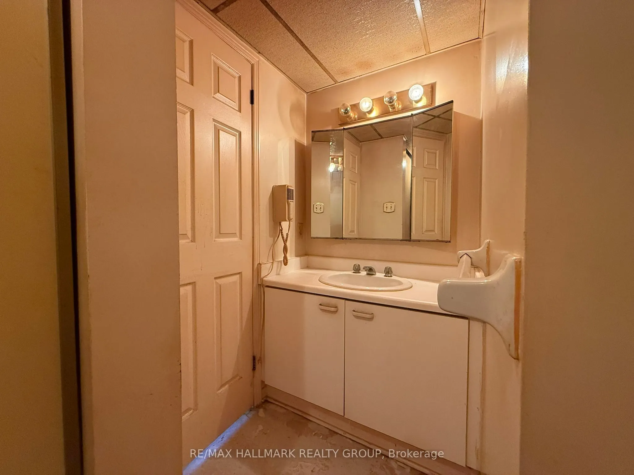 1490 Heron Road, #202