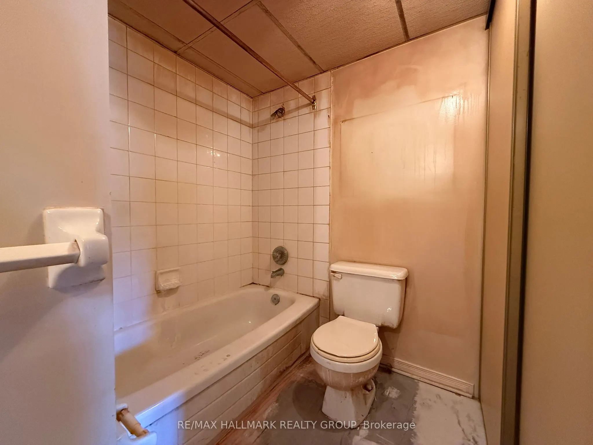 1490 Heron Road, #202