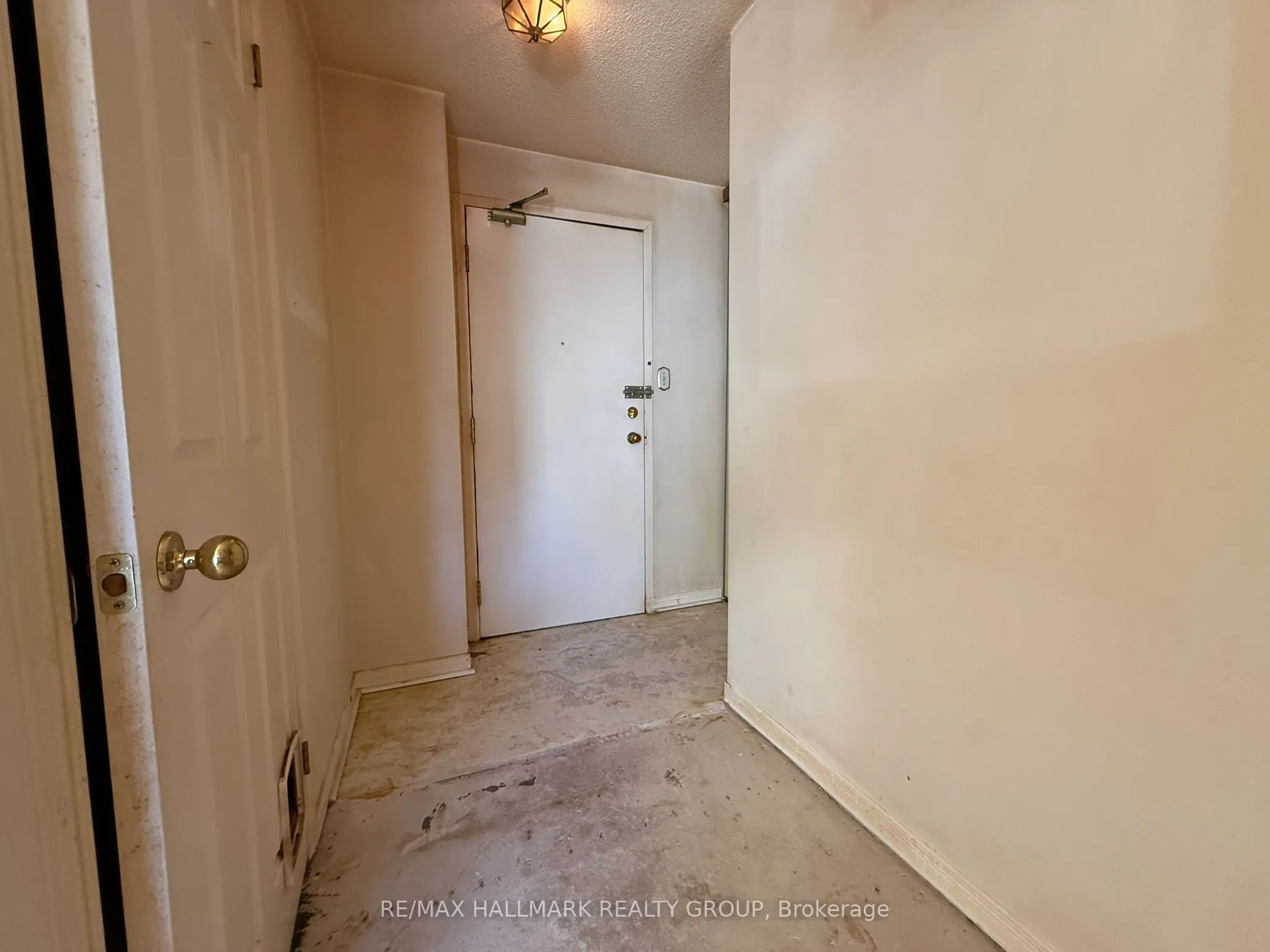 1490 Heron Road, #202