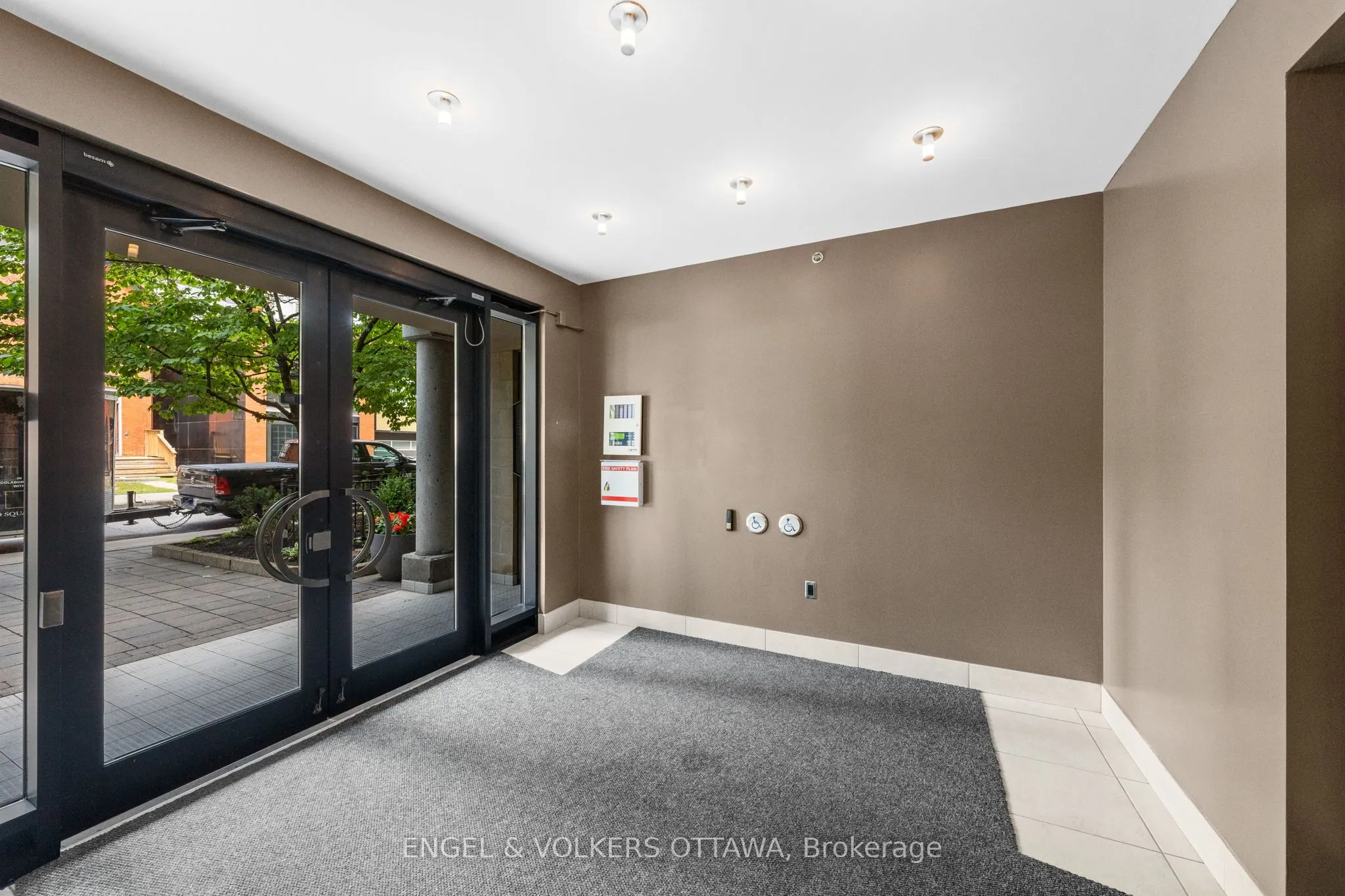 374 Cooper Street, #703