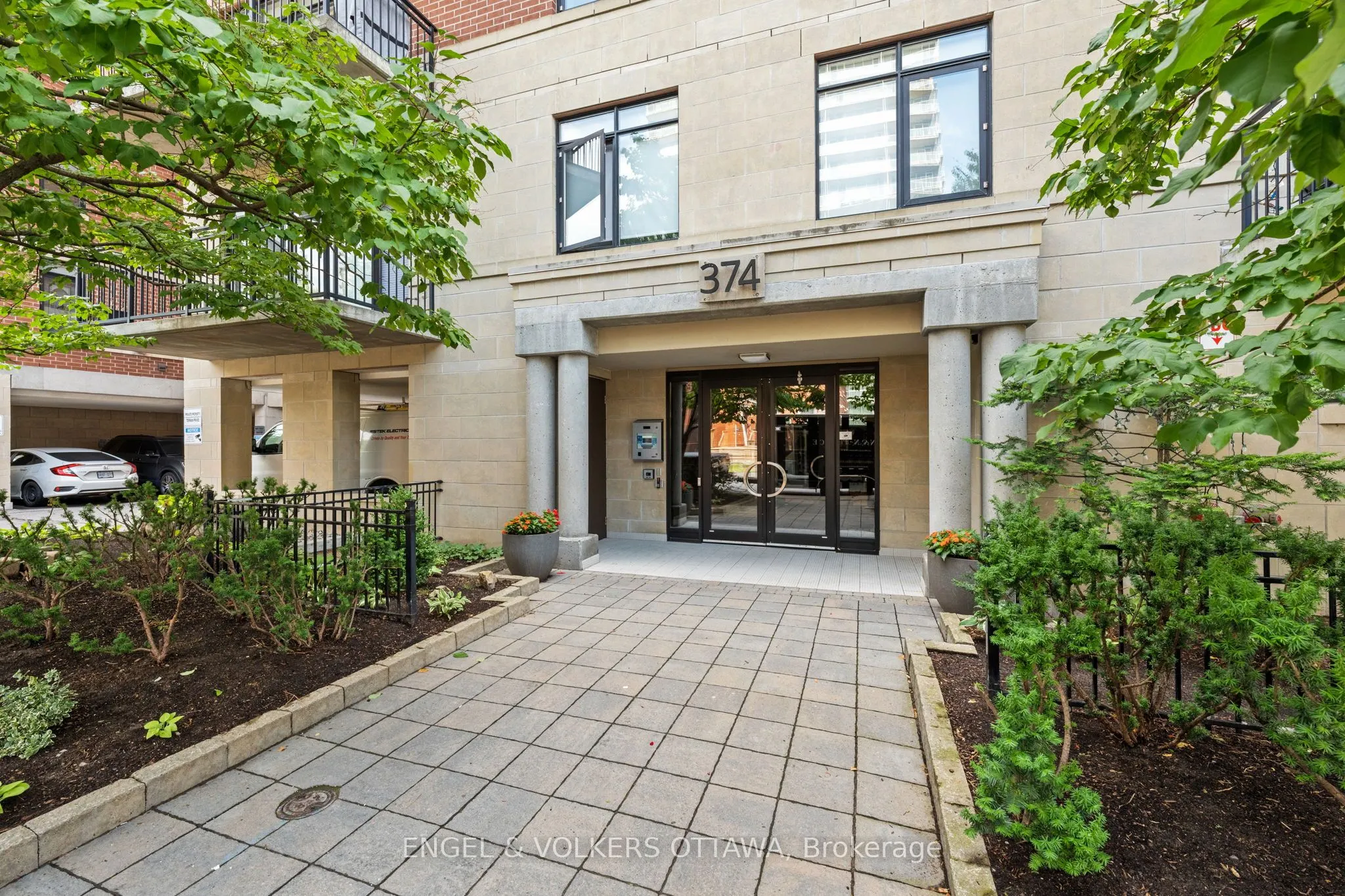 374 Cooper Street, #703
