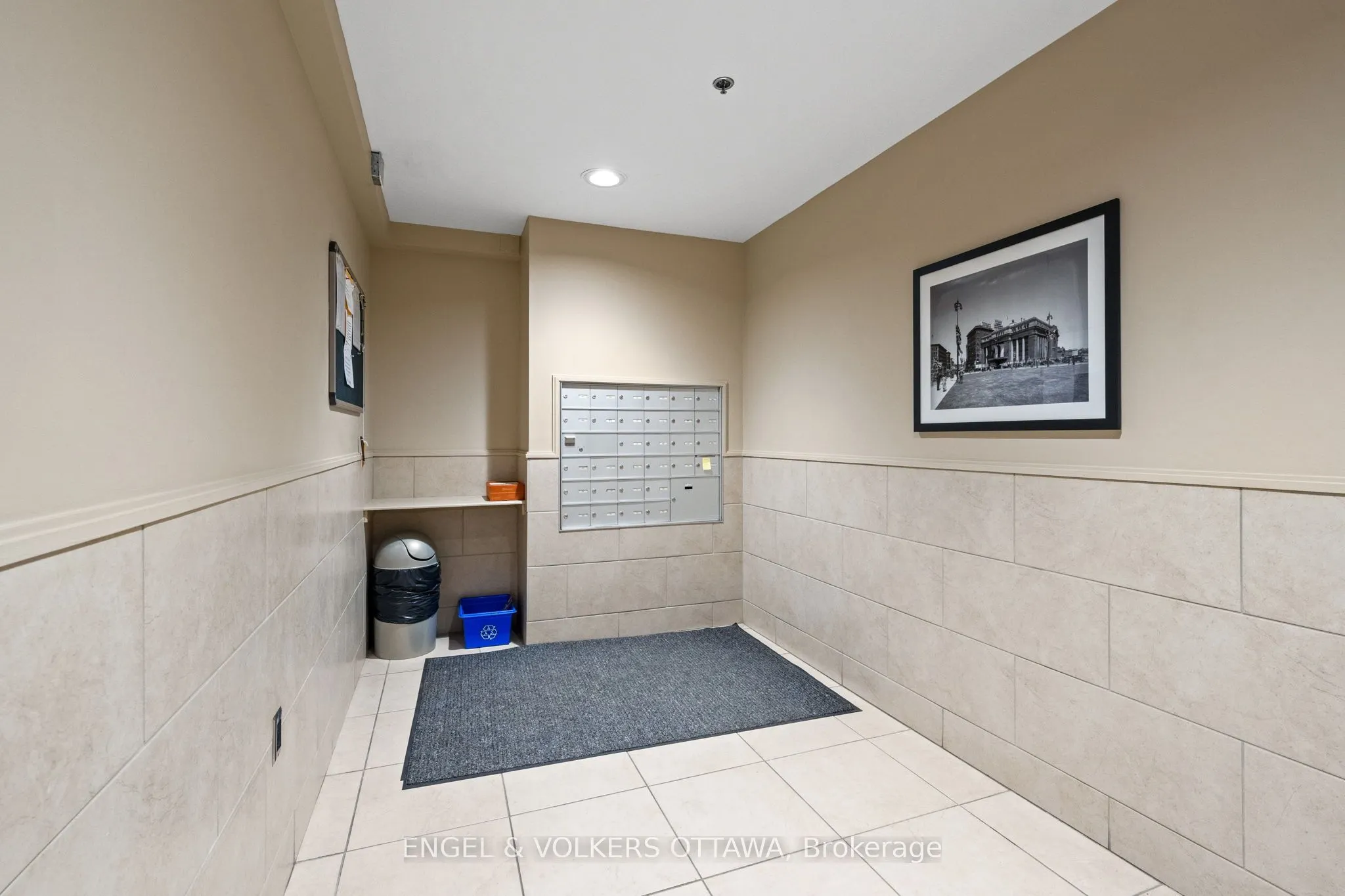 374 Cooper Street, #703