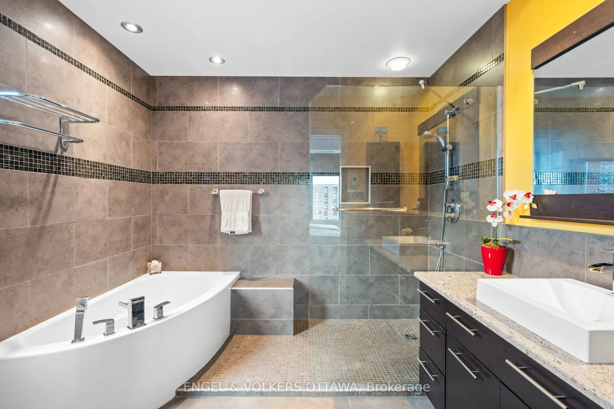 374 Cooper Street, #703