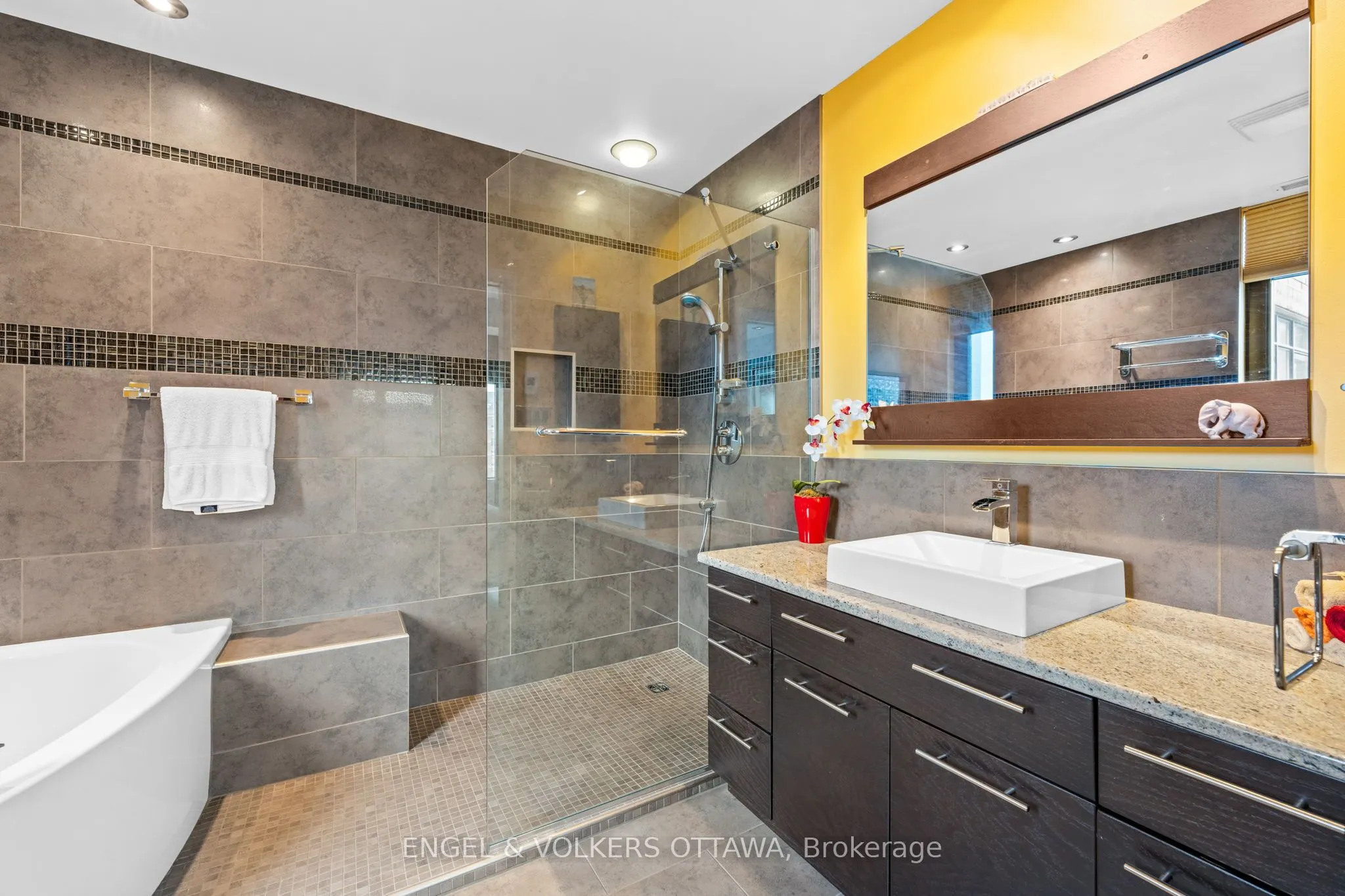 374 Cooper Street, #703