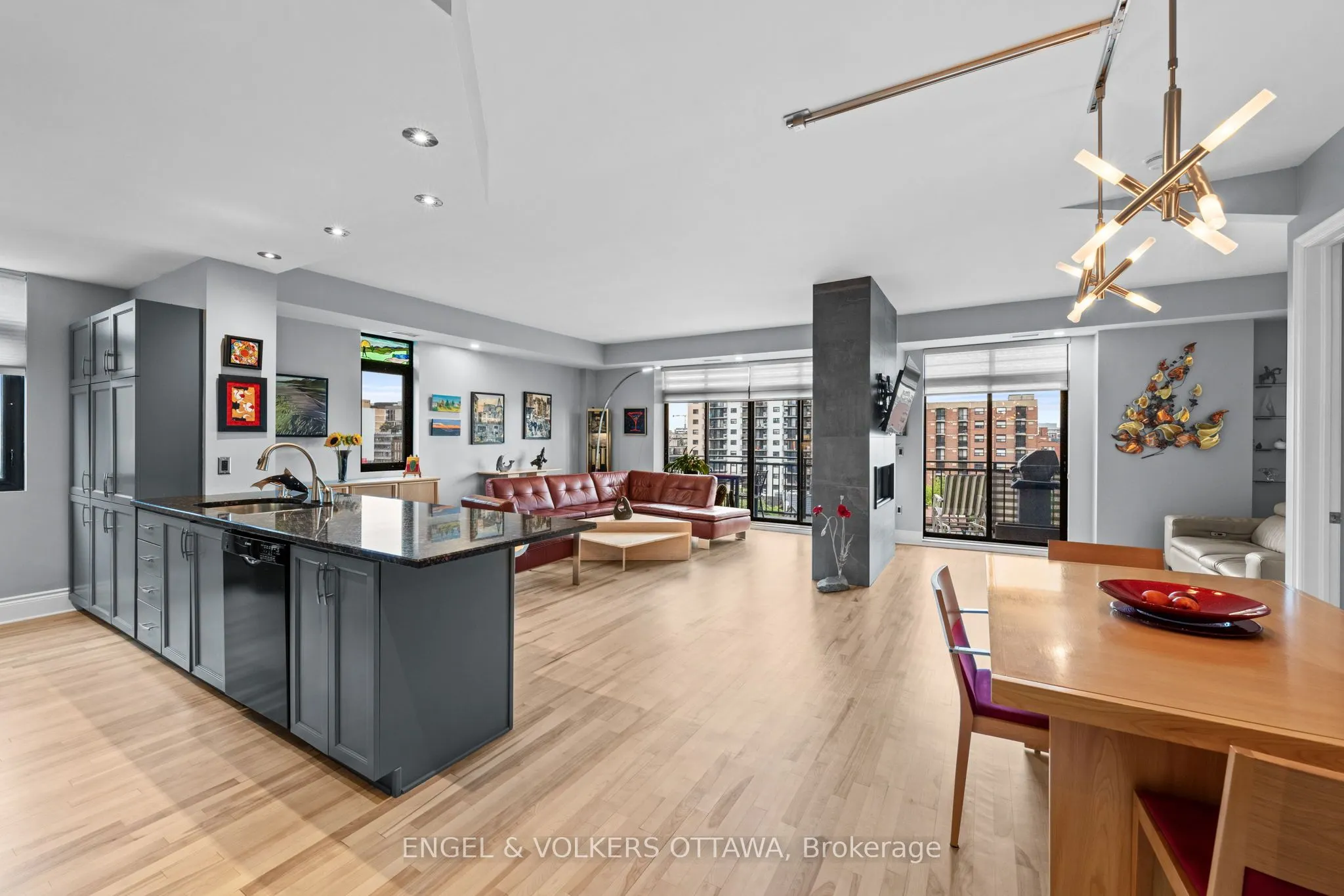 374 Cooper Street, #703