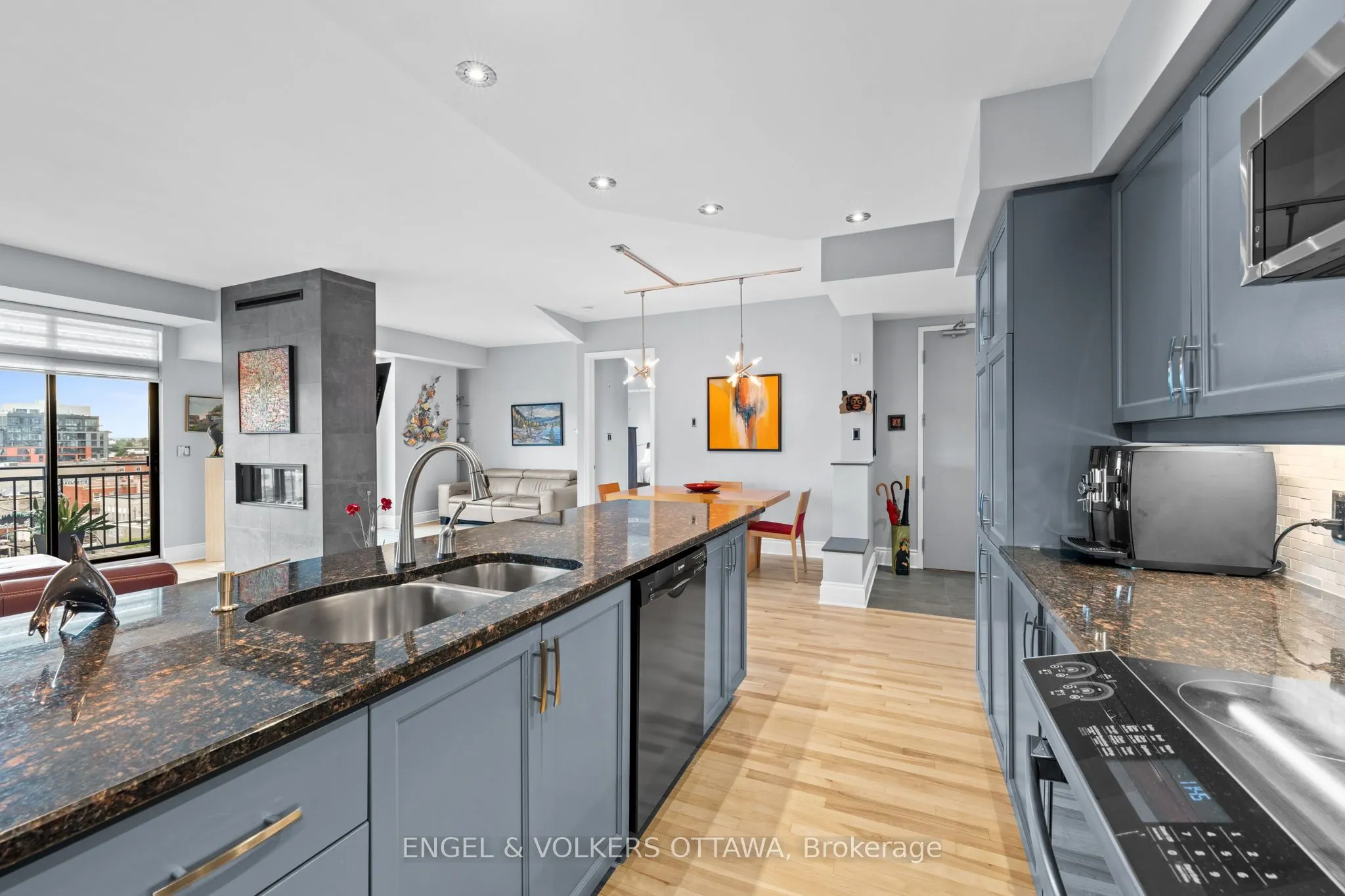 374 Cooper Street, #703