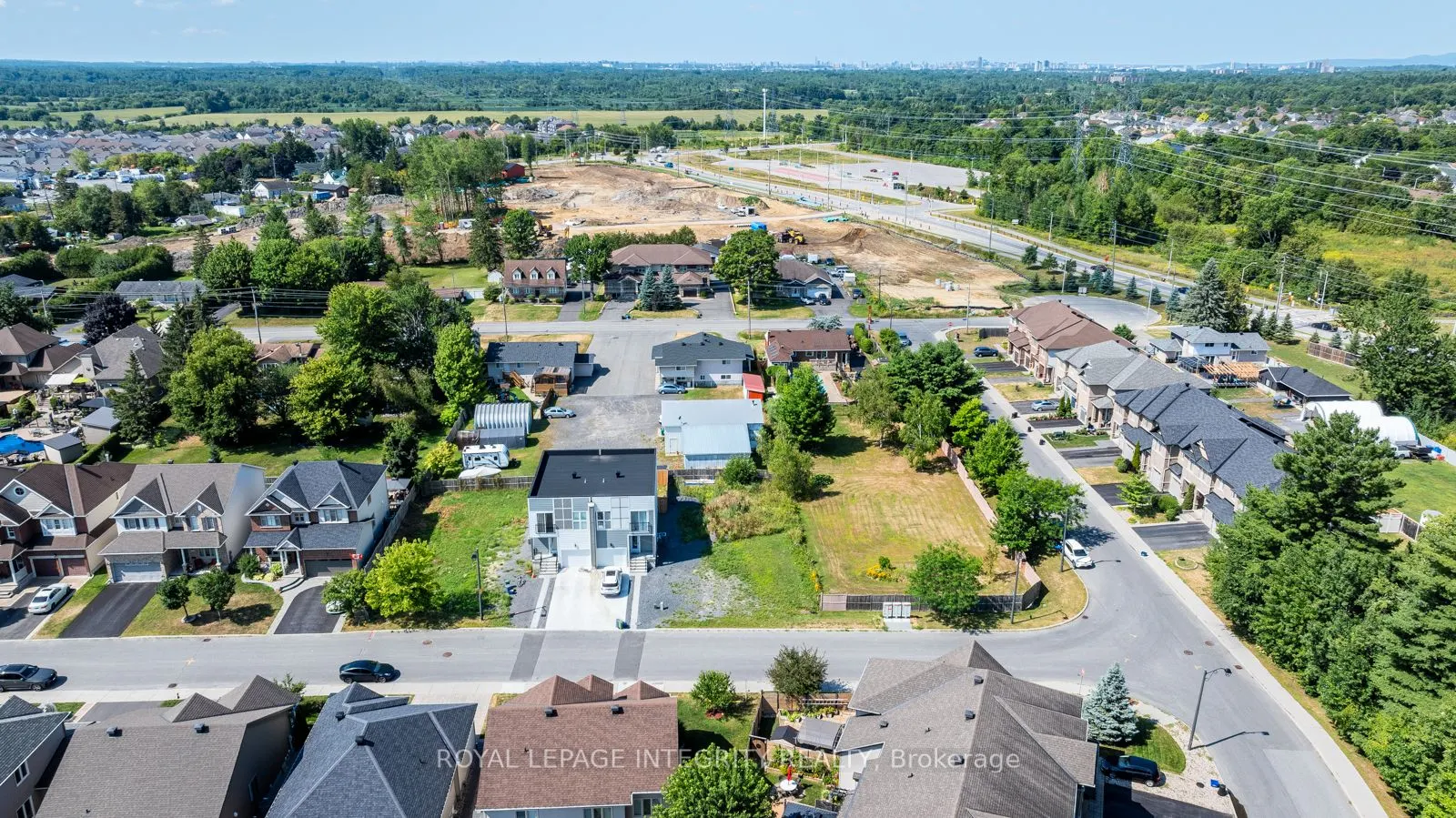 877B CONTOUR Street