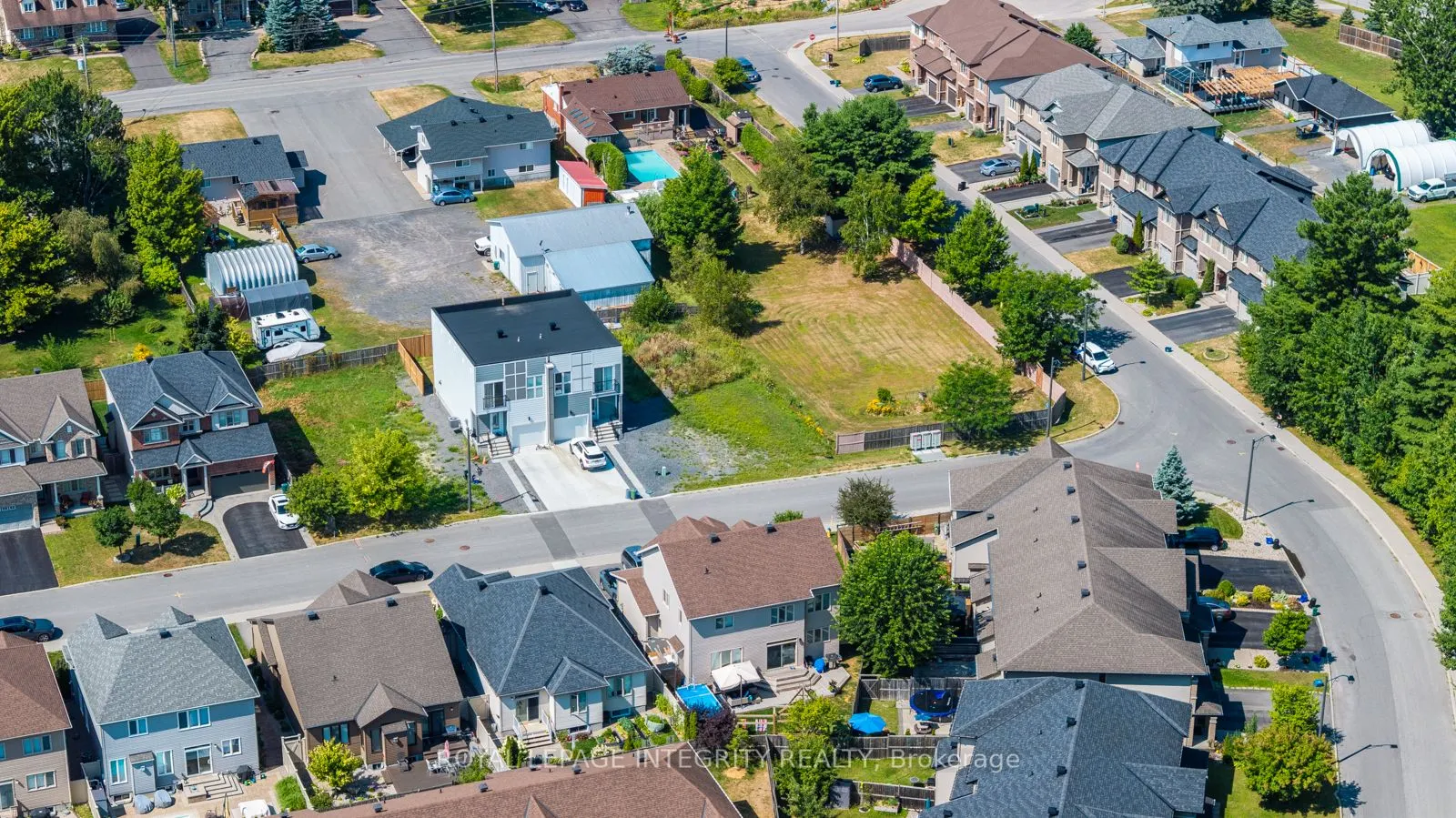 877B CONTOUR Street