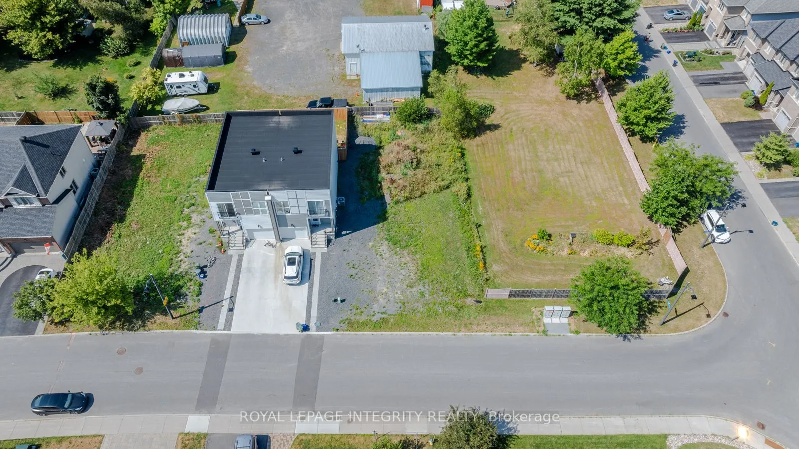 877B CONTOUR Street