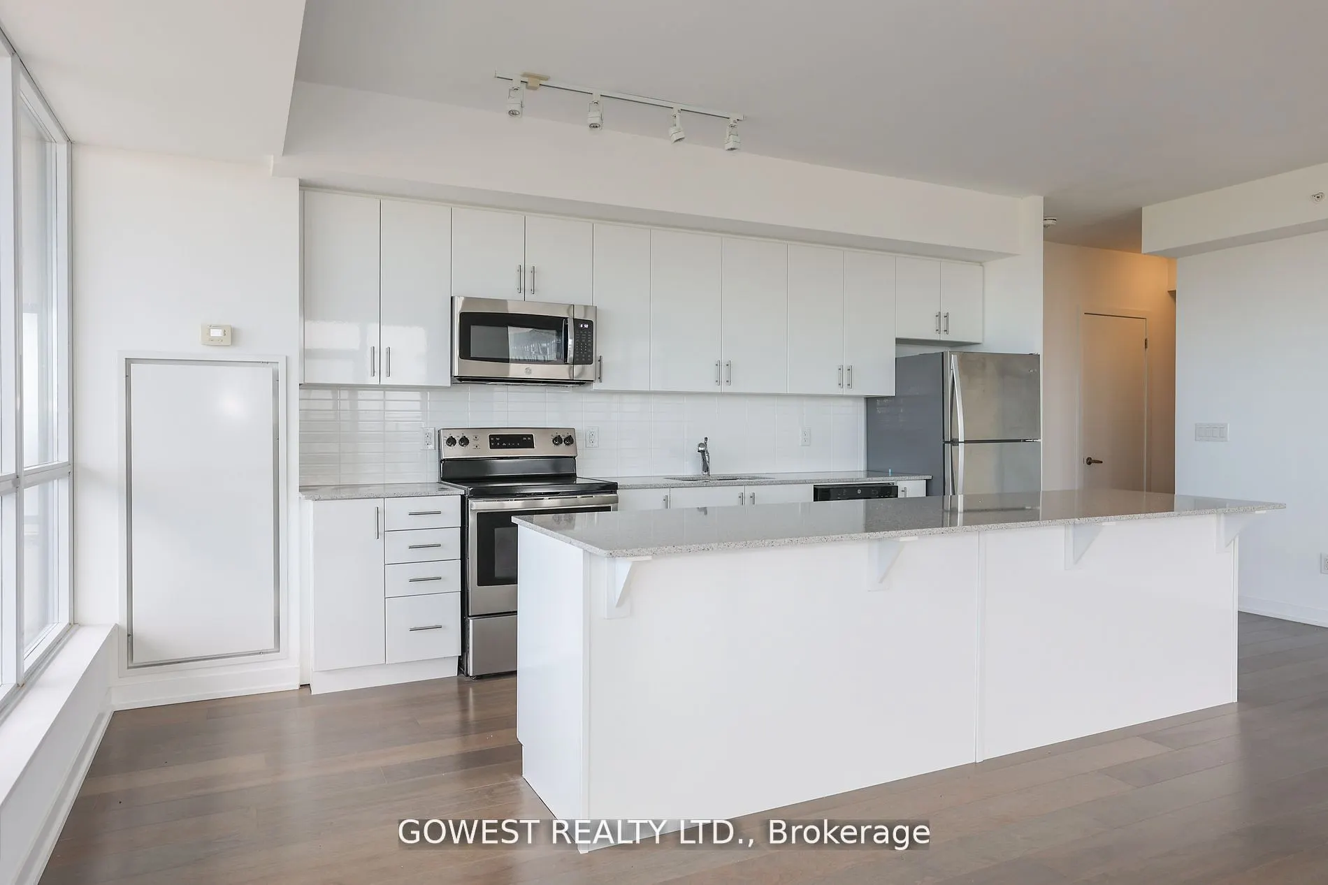 550 North Service Road, #705