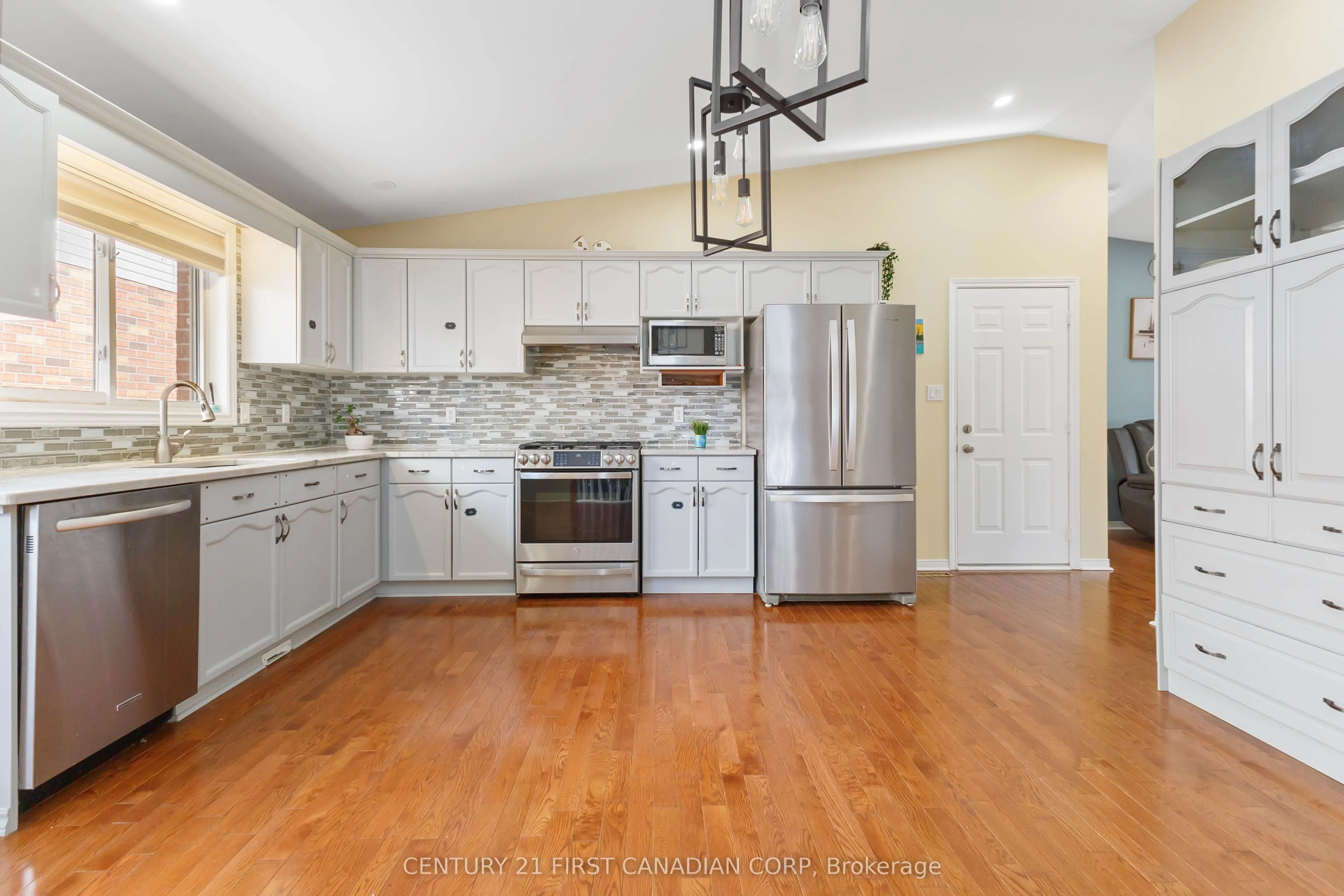 256 WHITE SANDS Drive