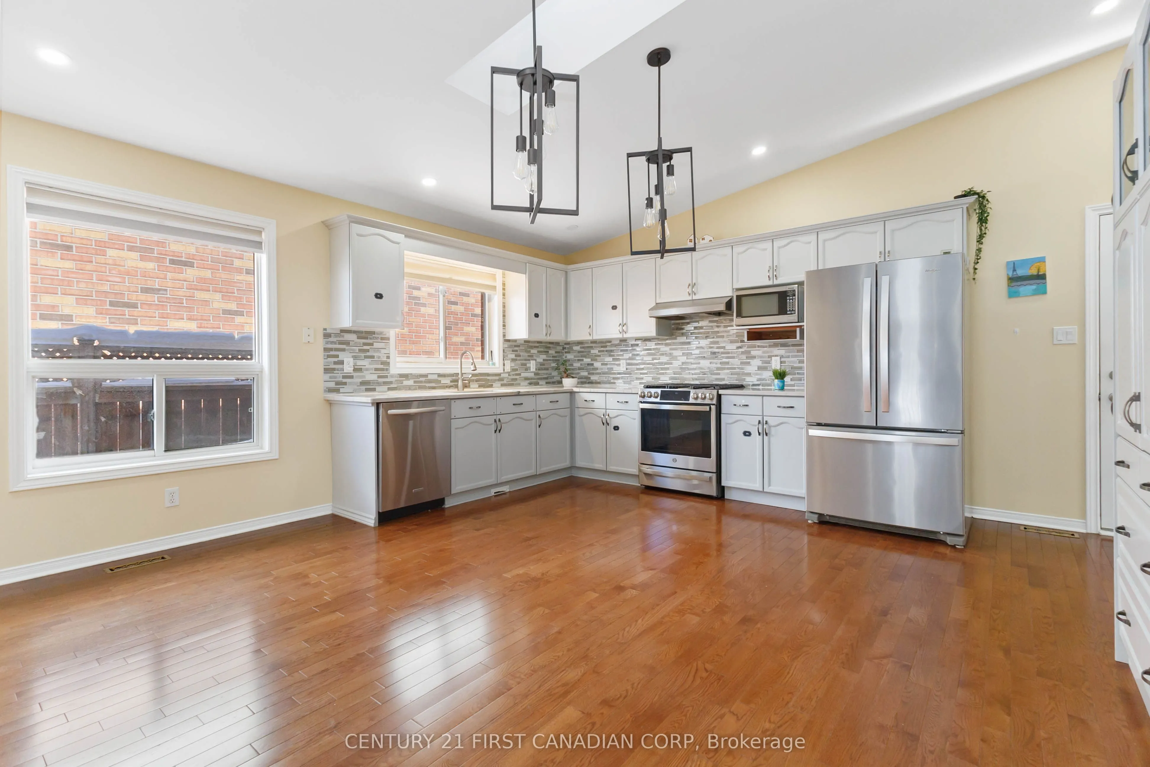 256 WHITE SANDS Drive