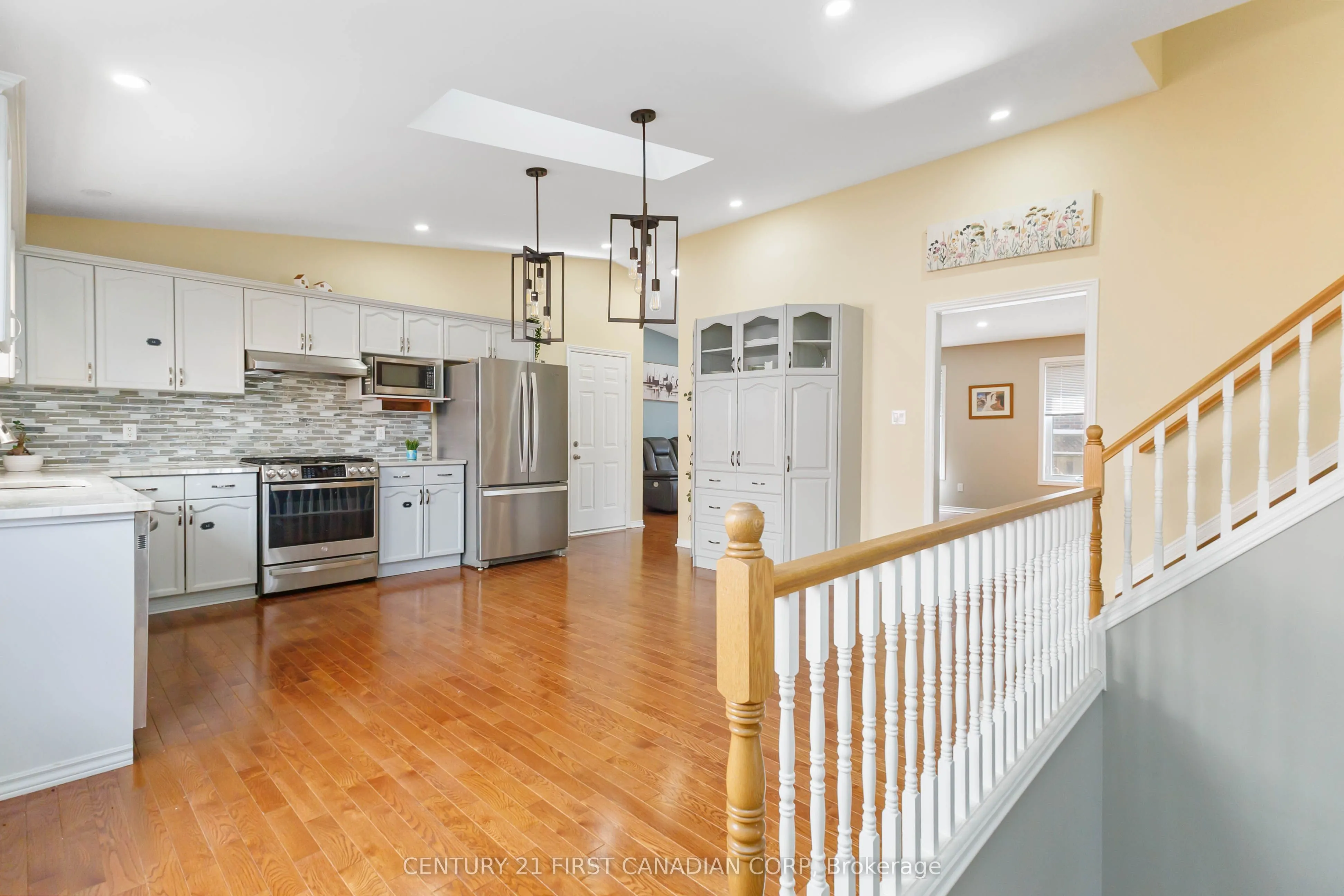 256 WHITE SANDS Drive