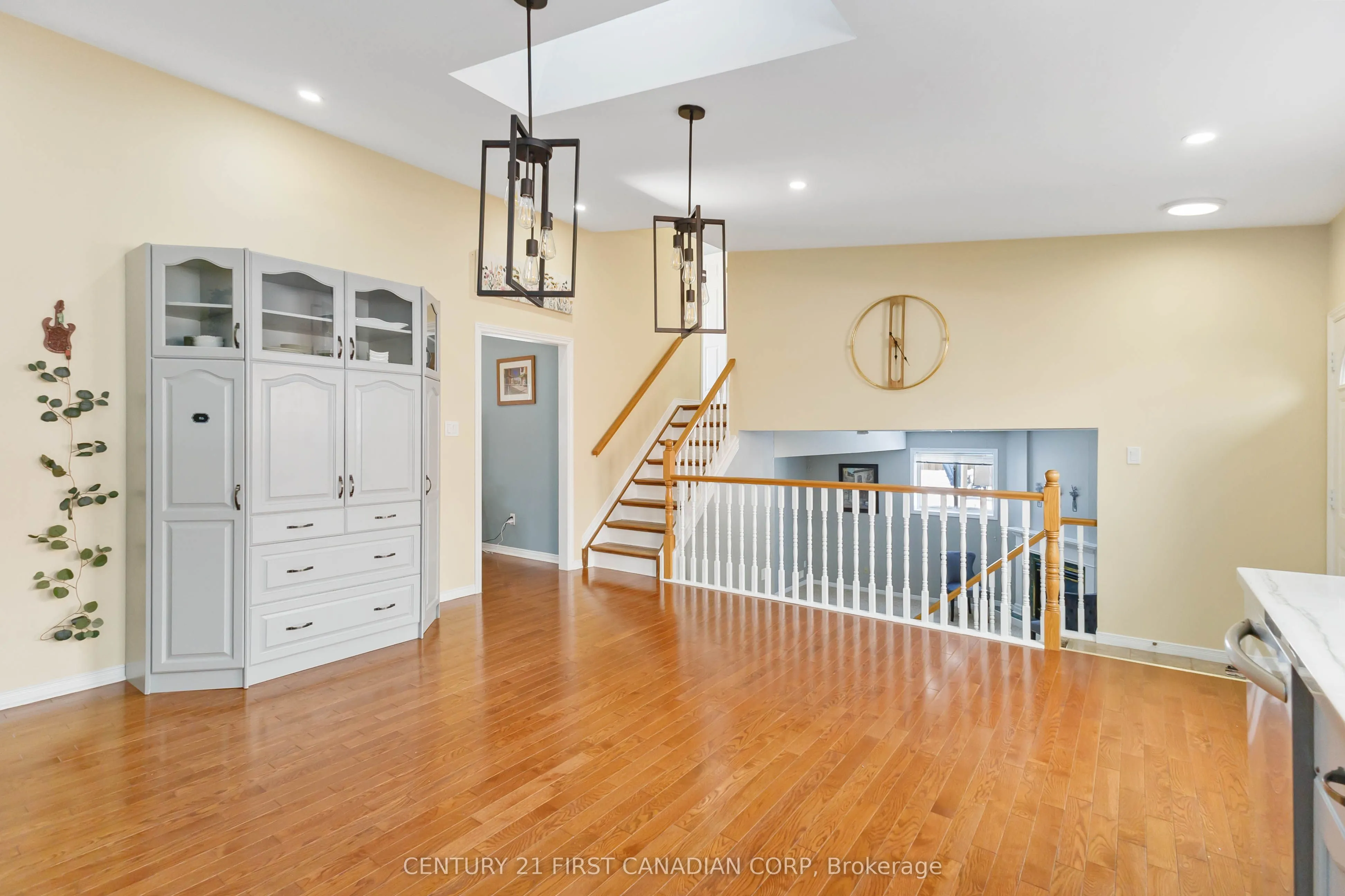 256 WHITE SANDS Drive