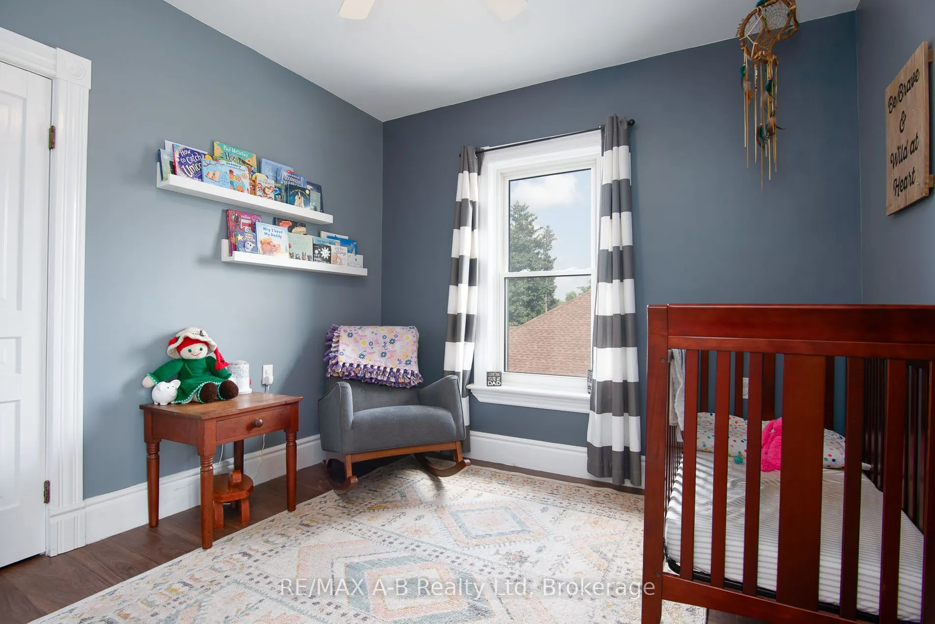 209 Elgin Street W