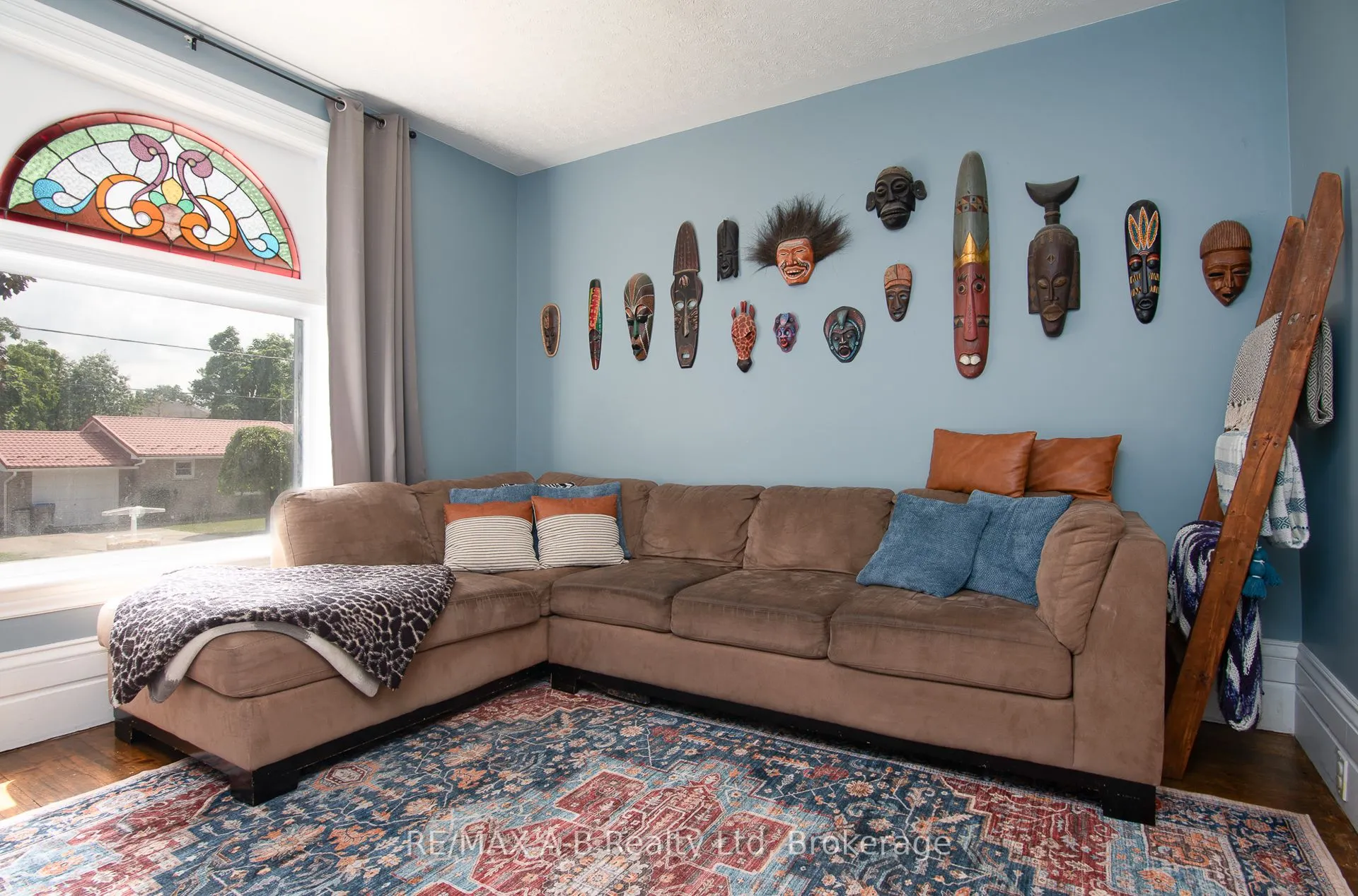 209 Elgin Street W