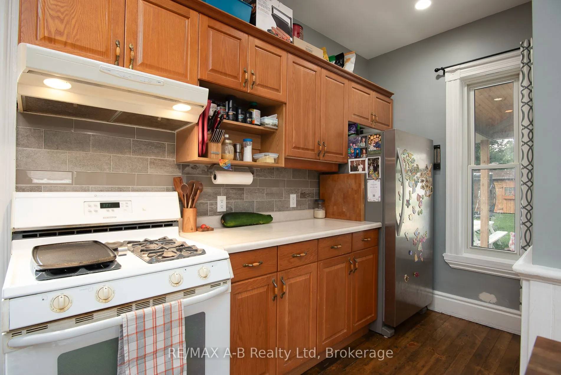 209 Elgin Street W
