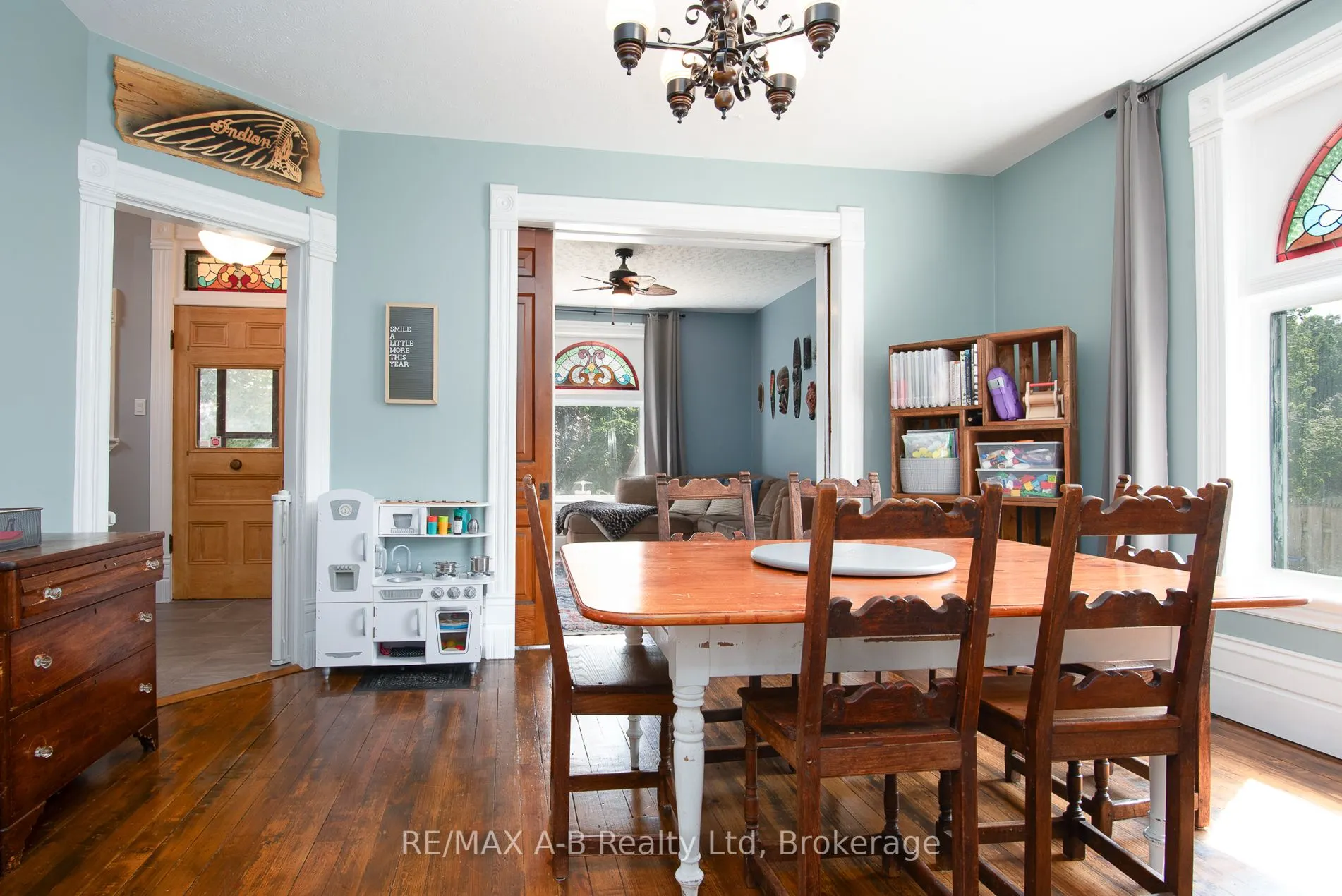 209 Elgin Street W