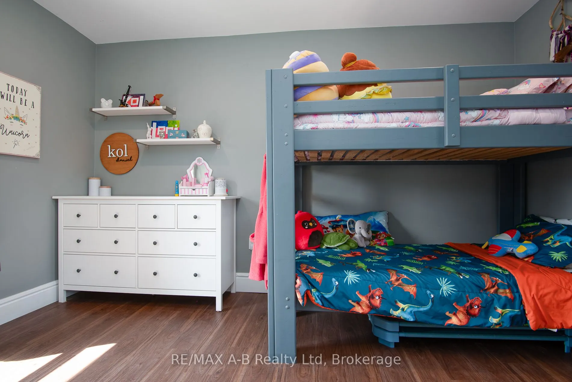 209 Elgin Street W