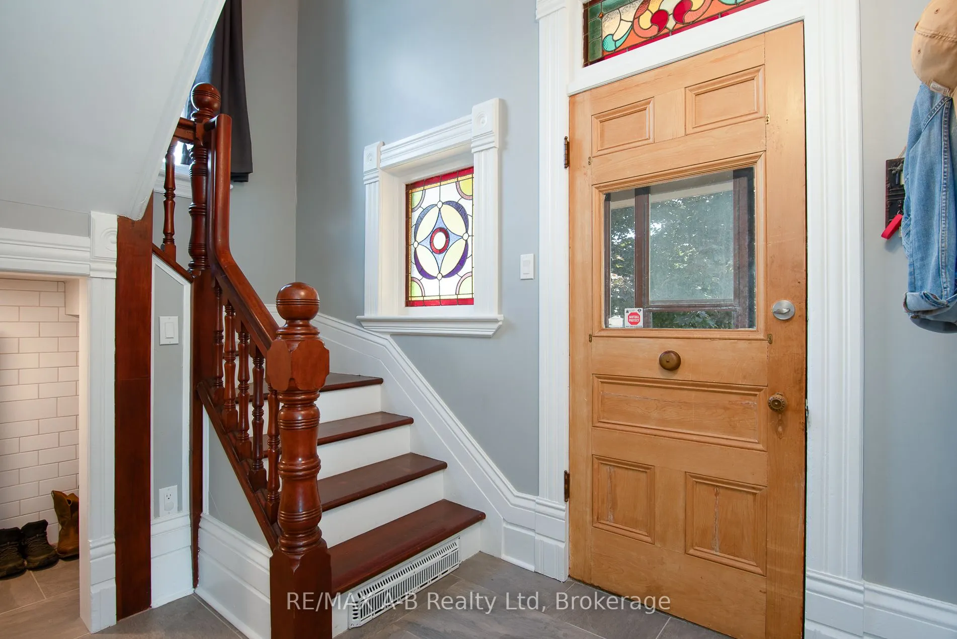 209 Elgin Street W