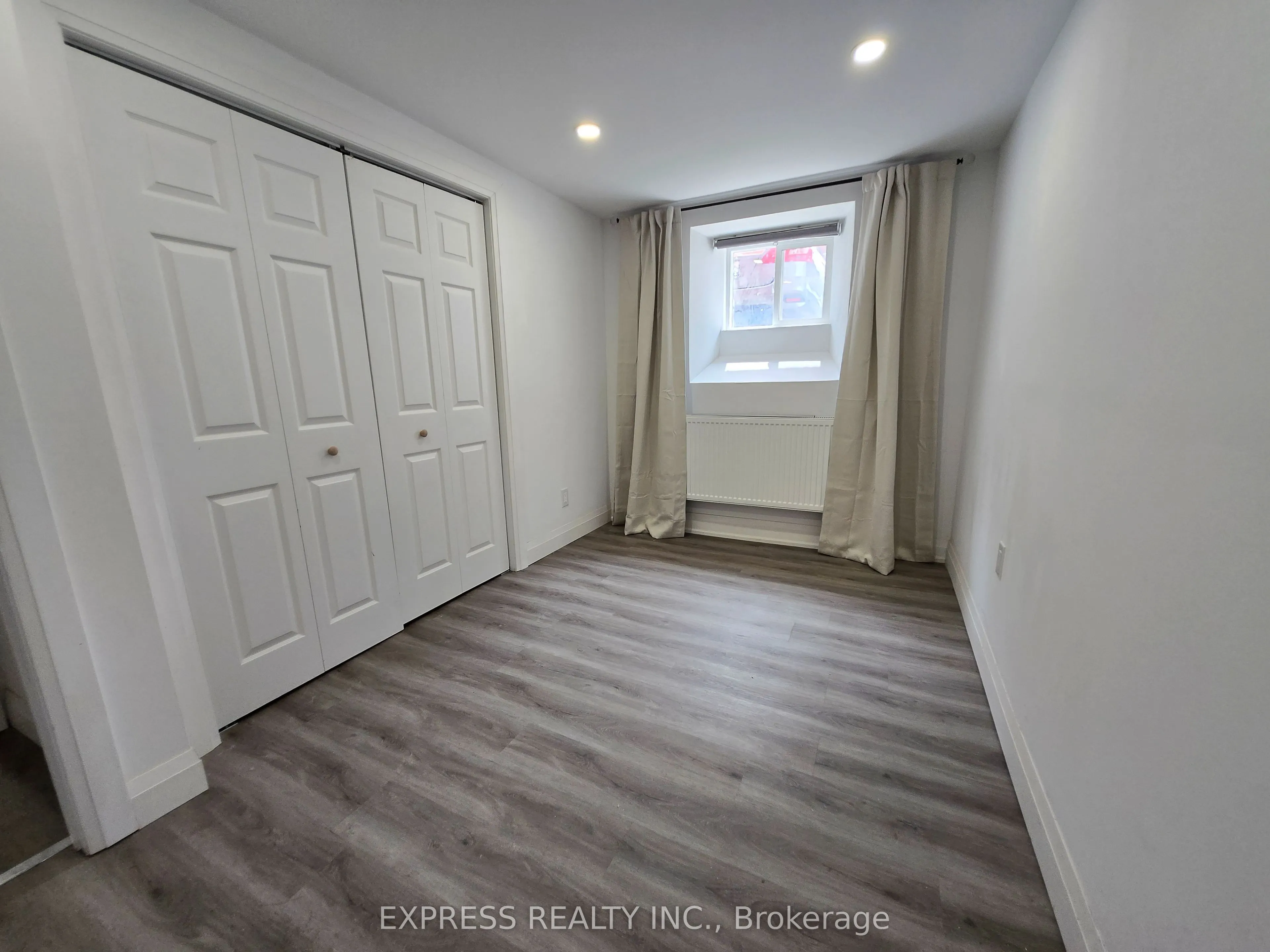 252 James Street S, #4