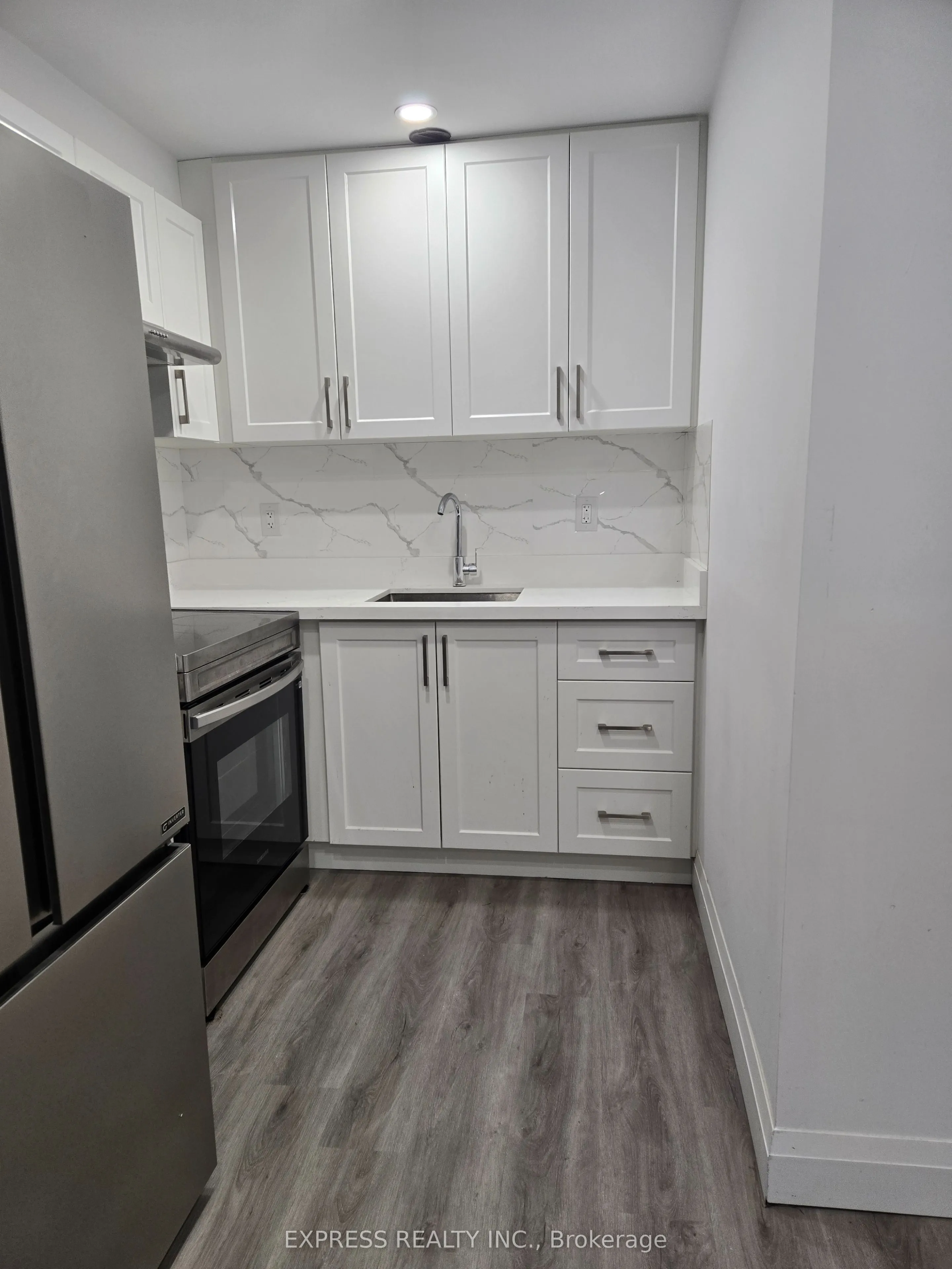 252 James Street S, #4